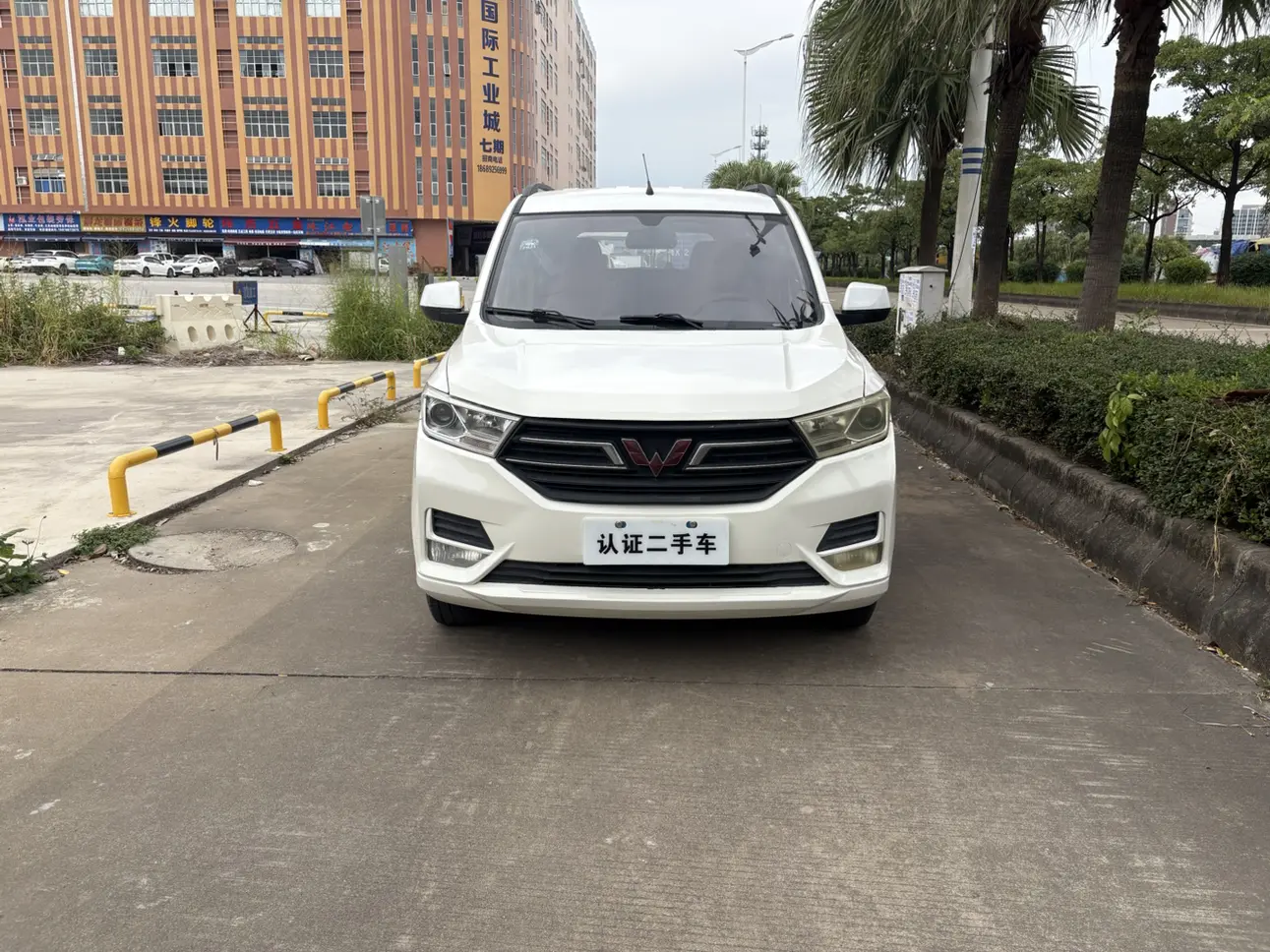 Wuling Hongguang  из Китая