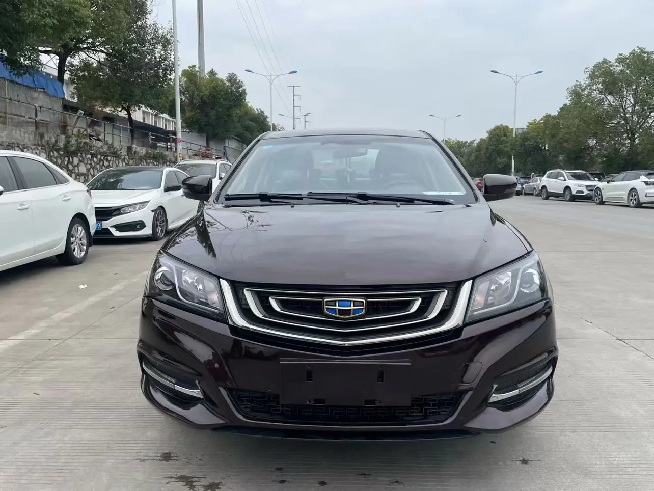 Geely Emgrand  из Китая