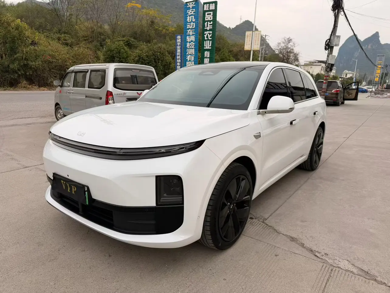 Li L6 (Ideal L6)  из Китая