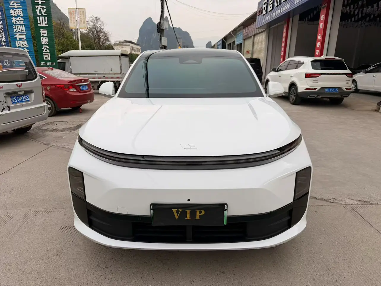 Li L6 (Ideal L6)  из Китая