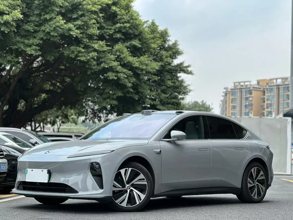 NIO ET5  из Китая