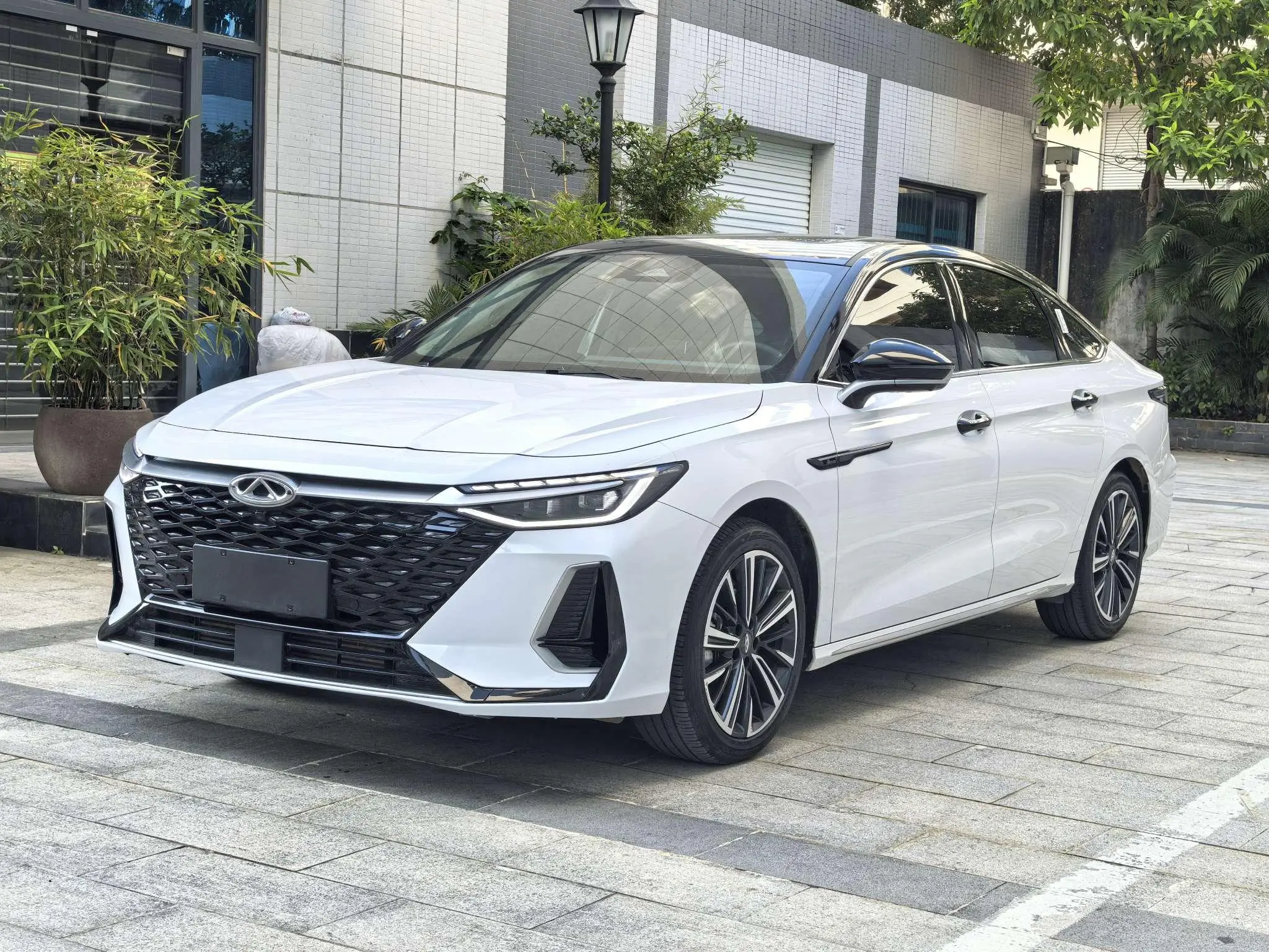 Chery Arrizo 8  из Китая