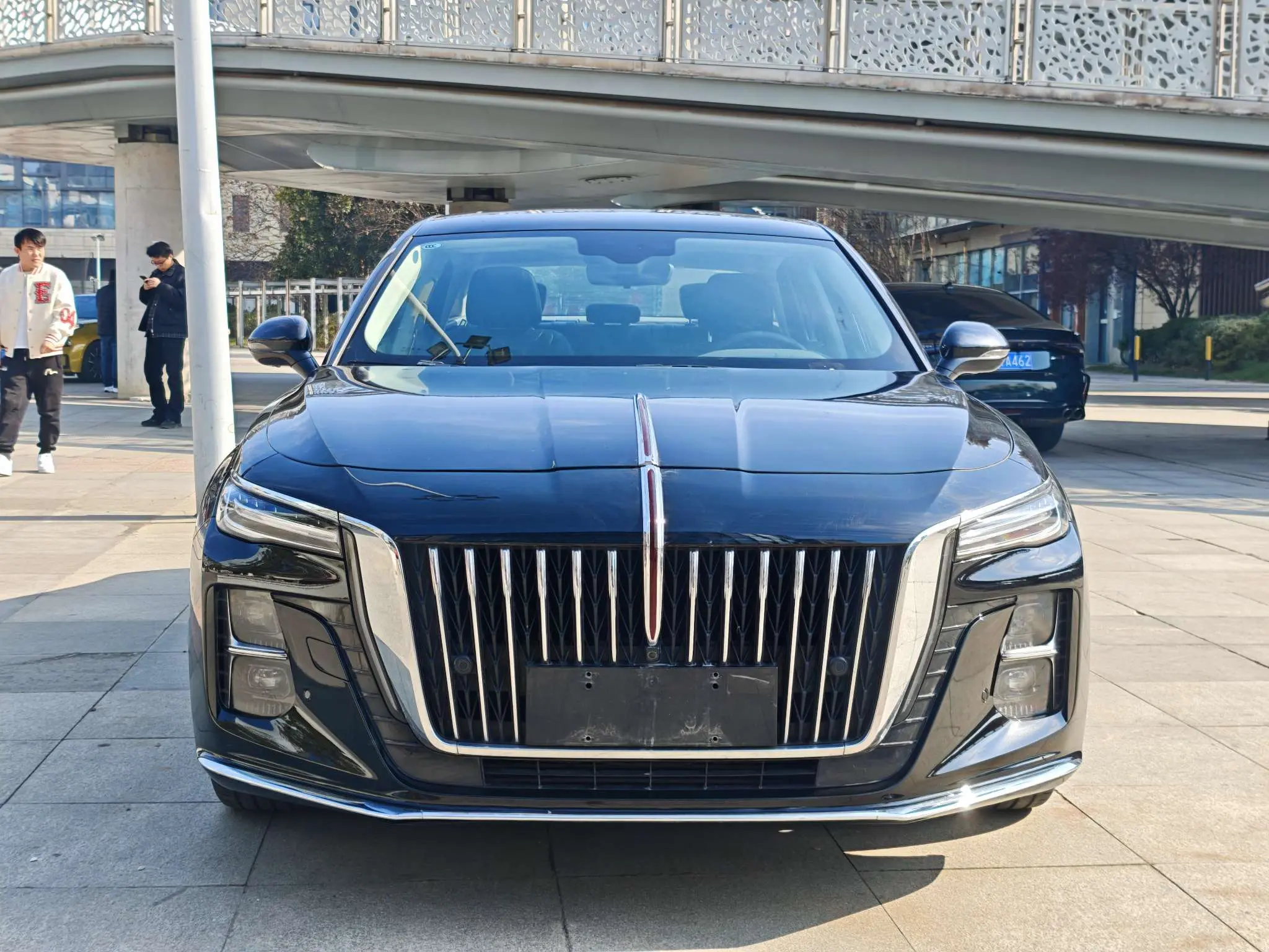 Hongqi H5  из Китая