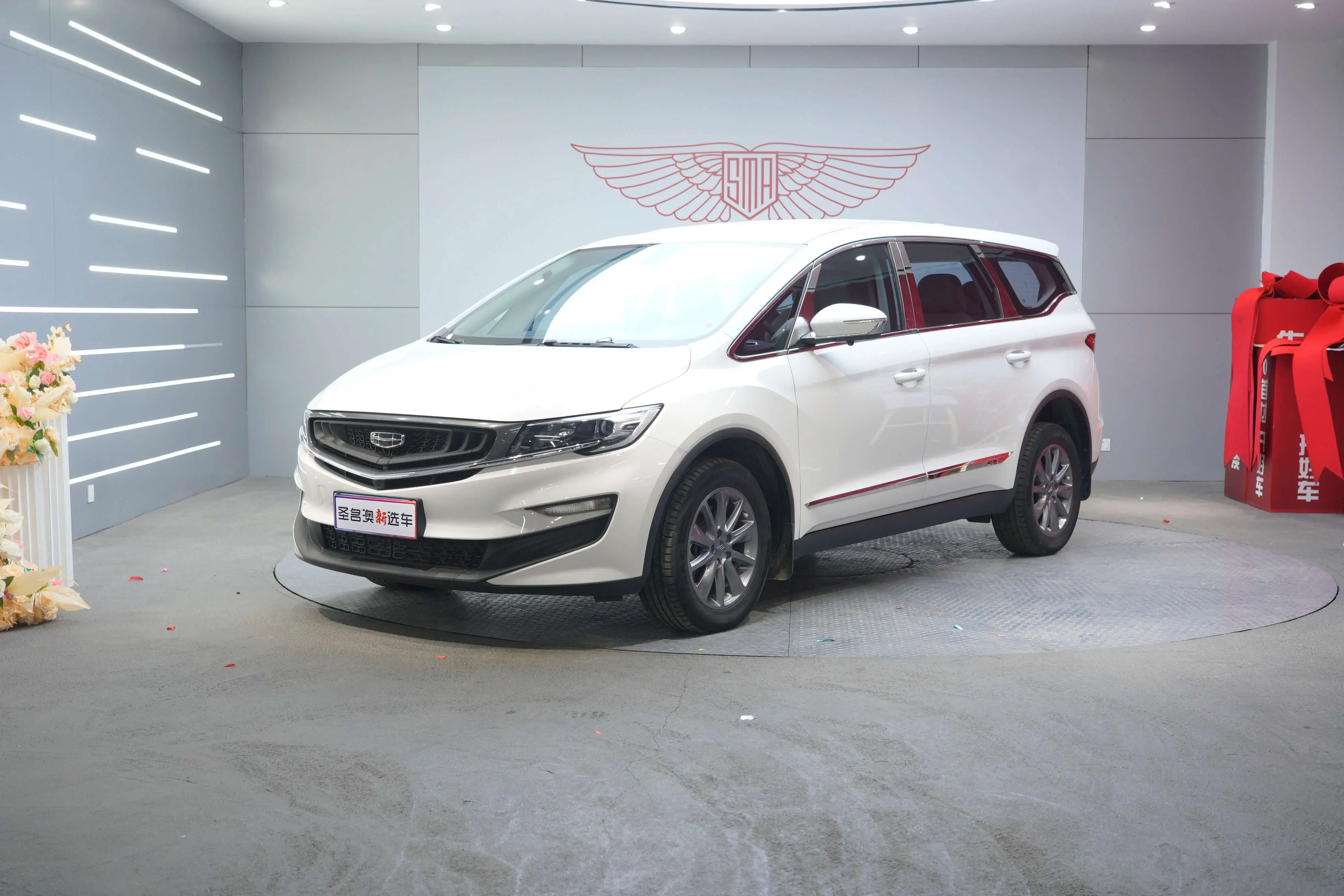 Geely Jiaji  из Китая