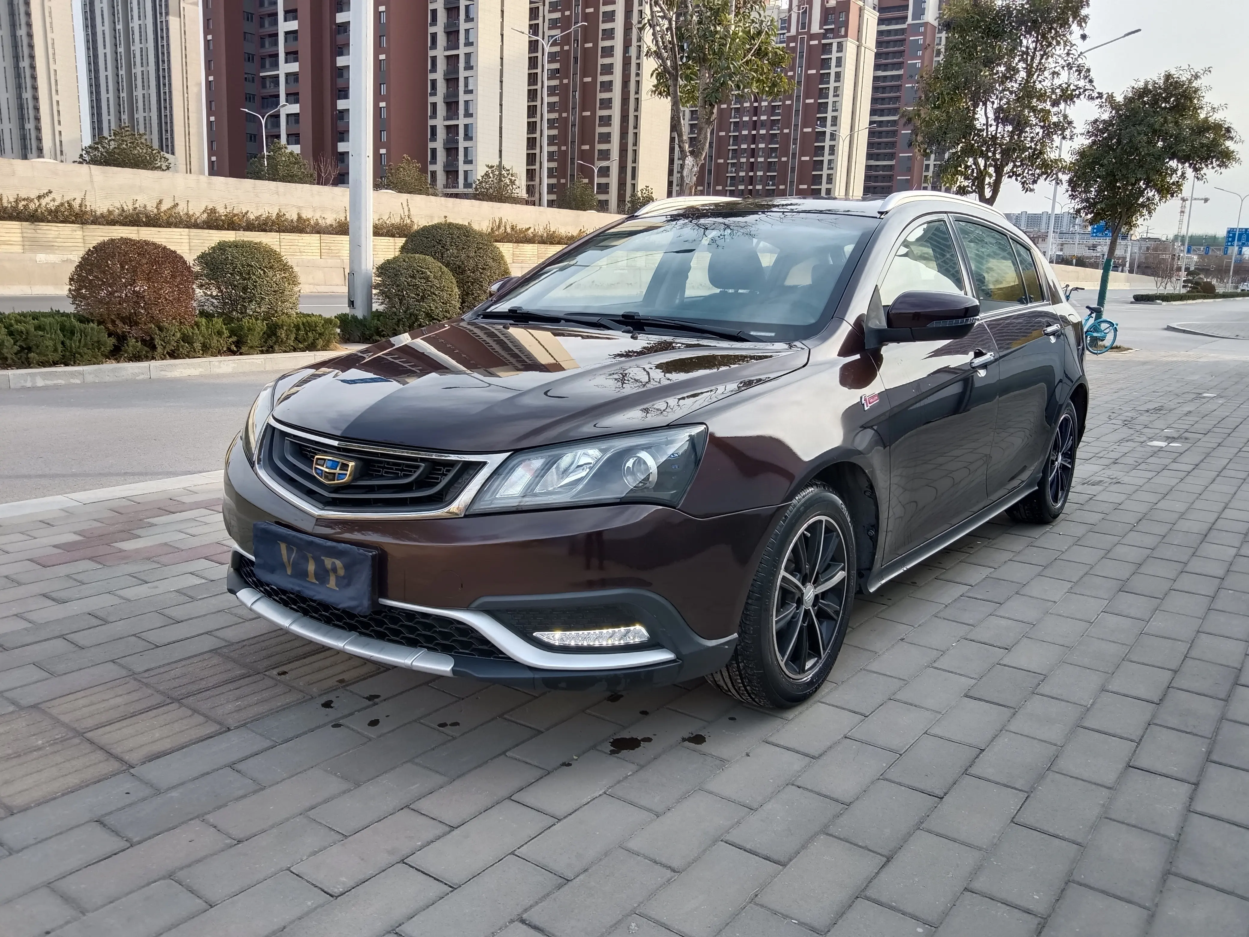 Geely Emgrand  из Китая