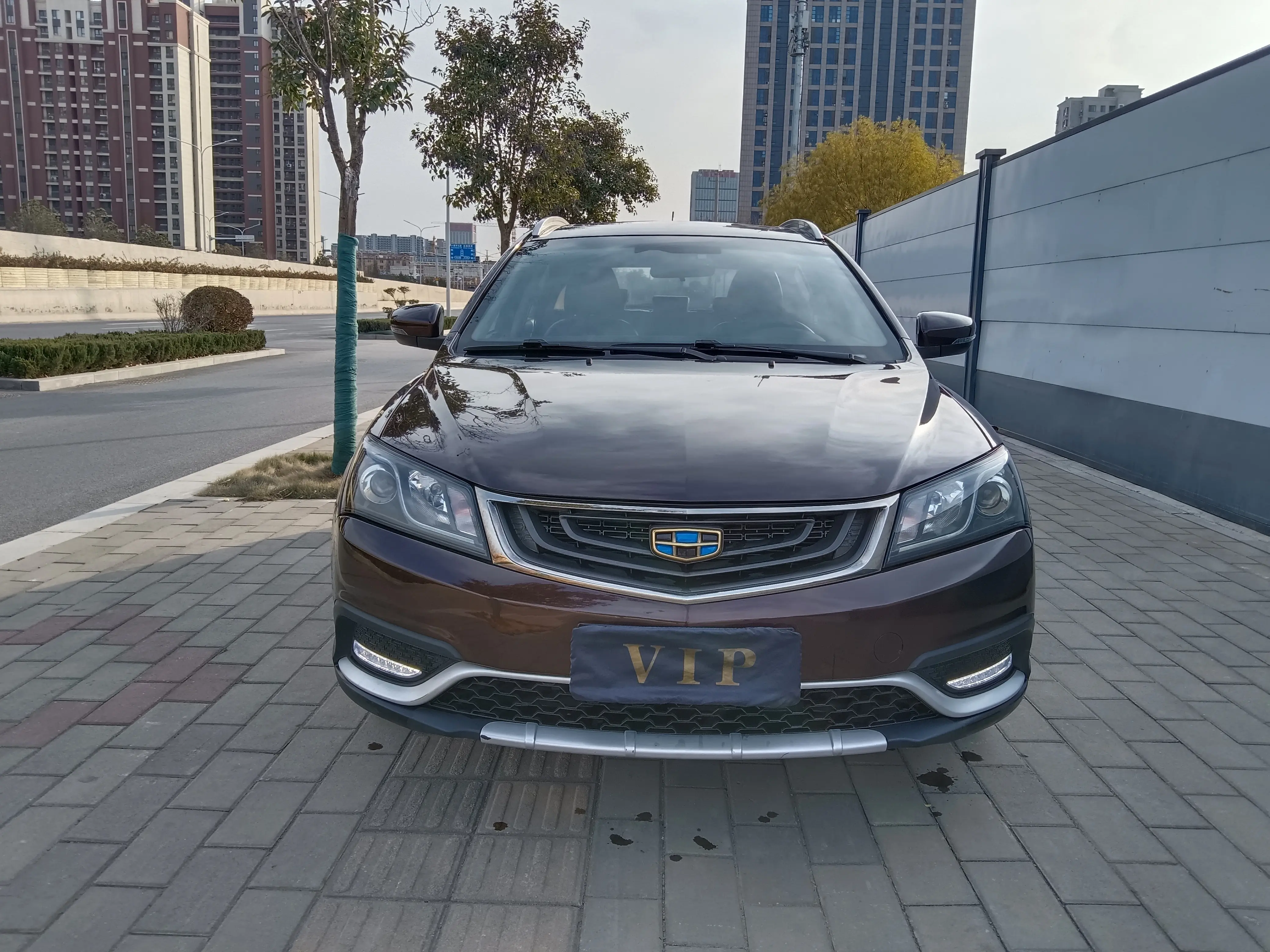 Geely Emgrand  из Китая
