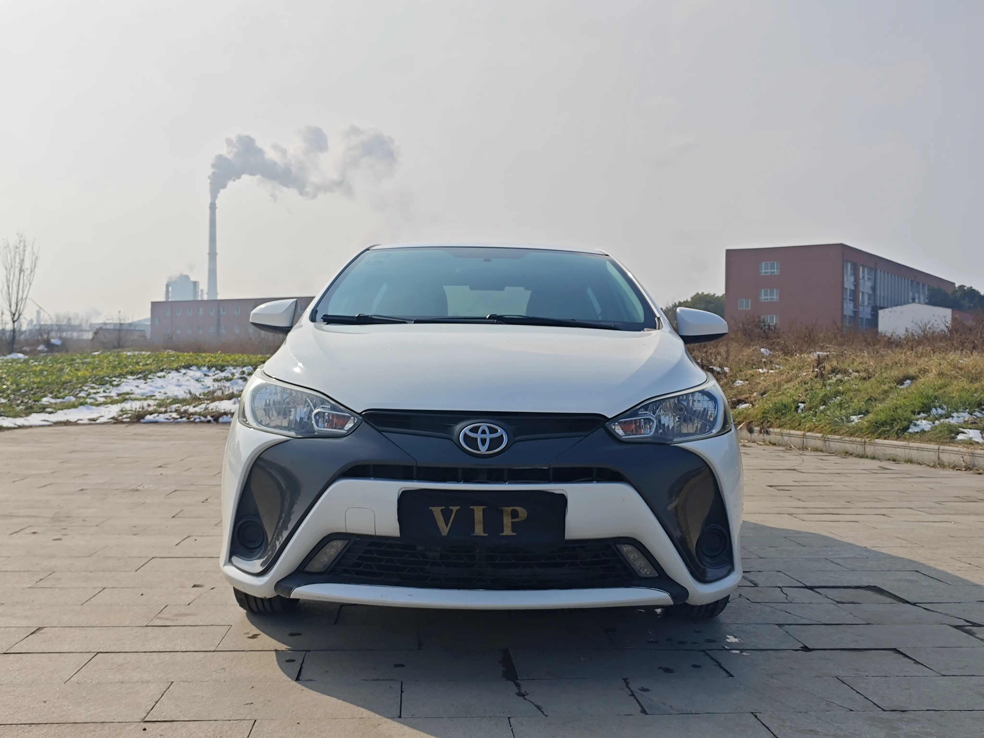 Toyota Yaris L  из Китая