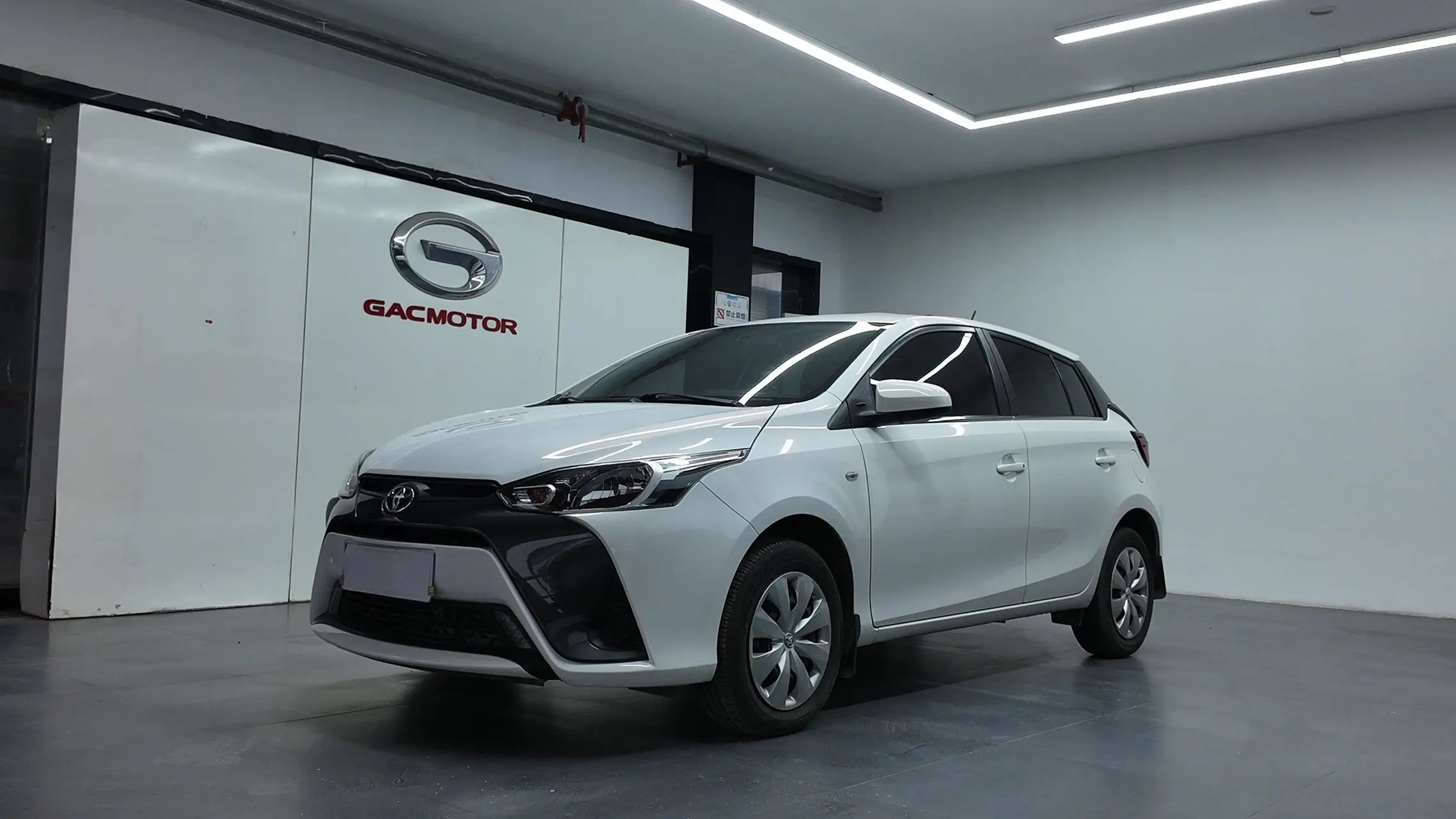 Toyota Yaris L  из Китая