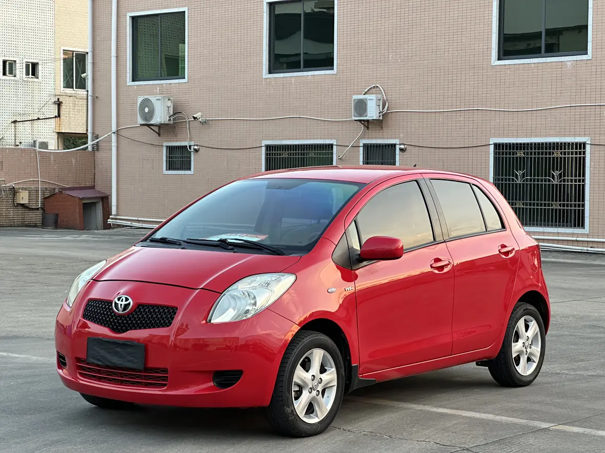 Toyota Yaris  из Китая