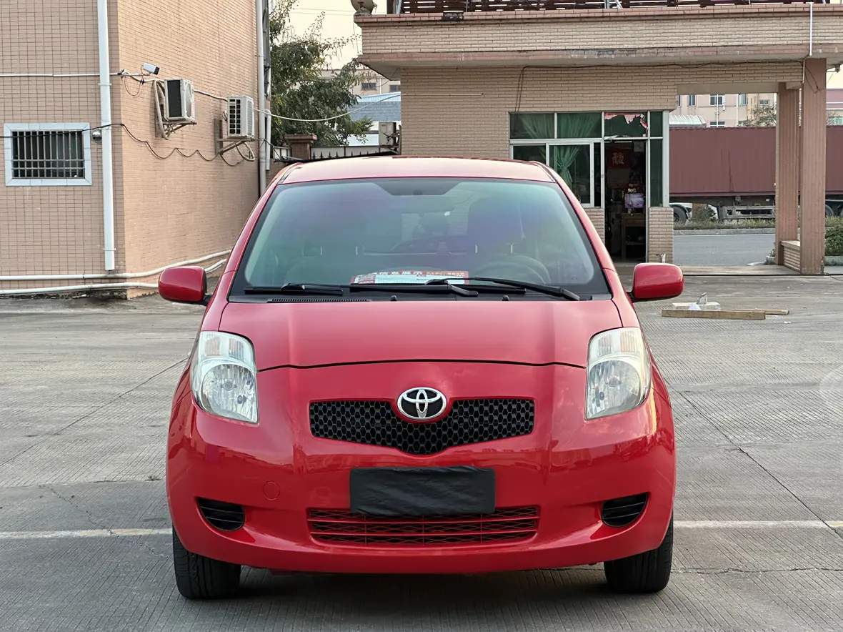 Toyota Yaris  из Китая