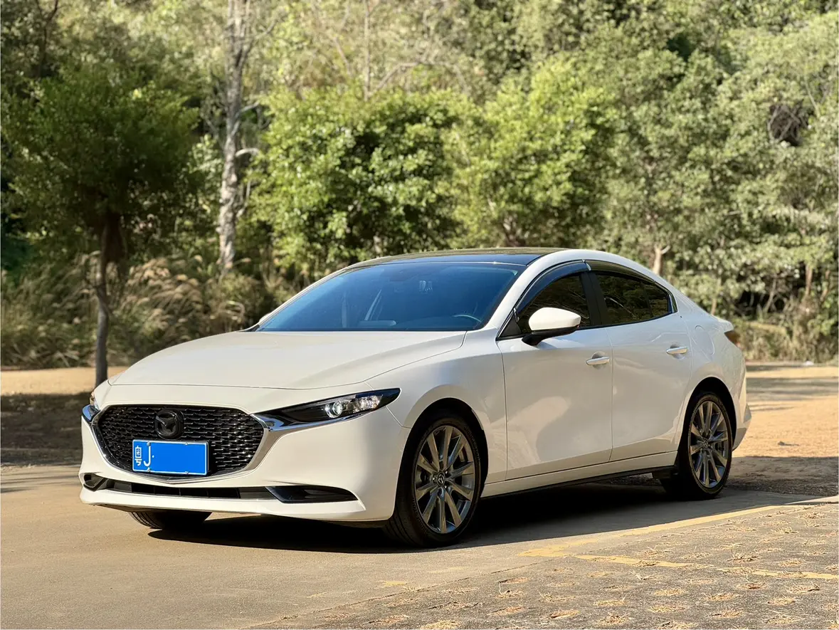 Mazda Axela (Mazda3)  из Китая