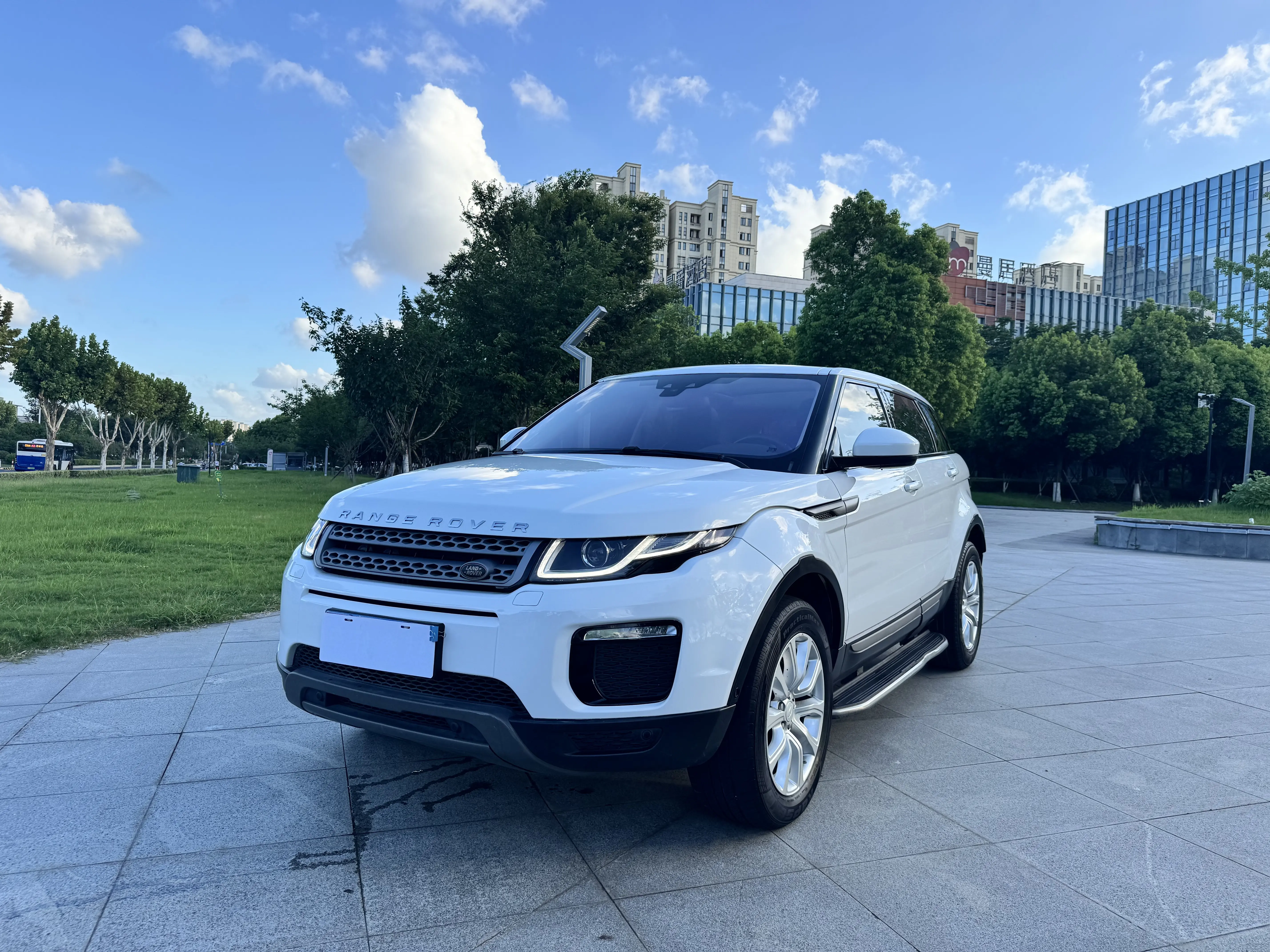 Land Rover Range Rover Evoque  из Китая
