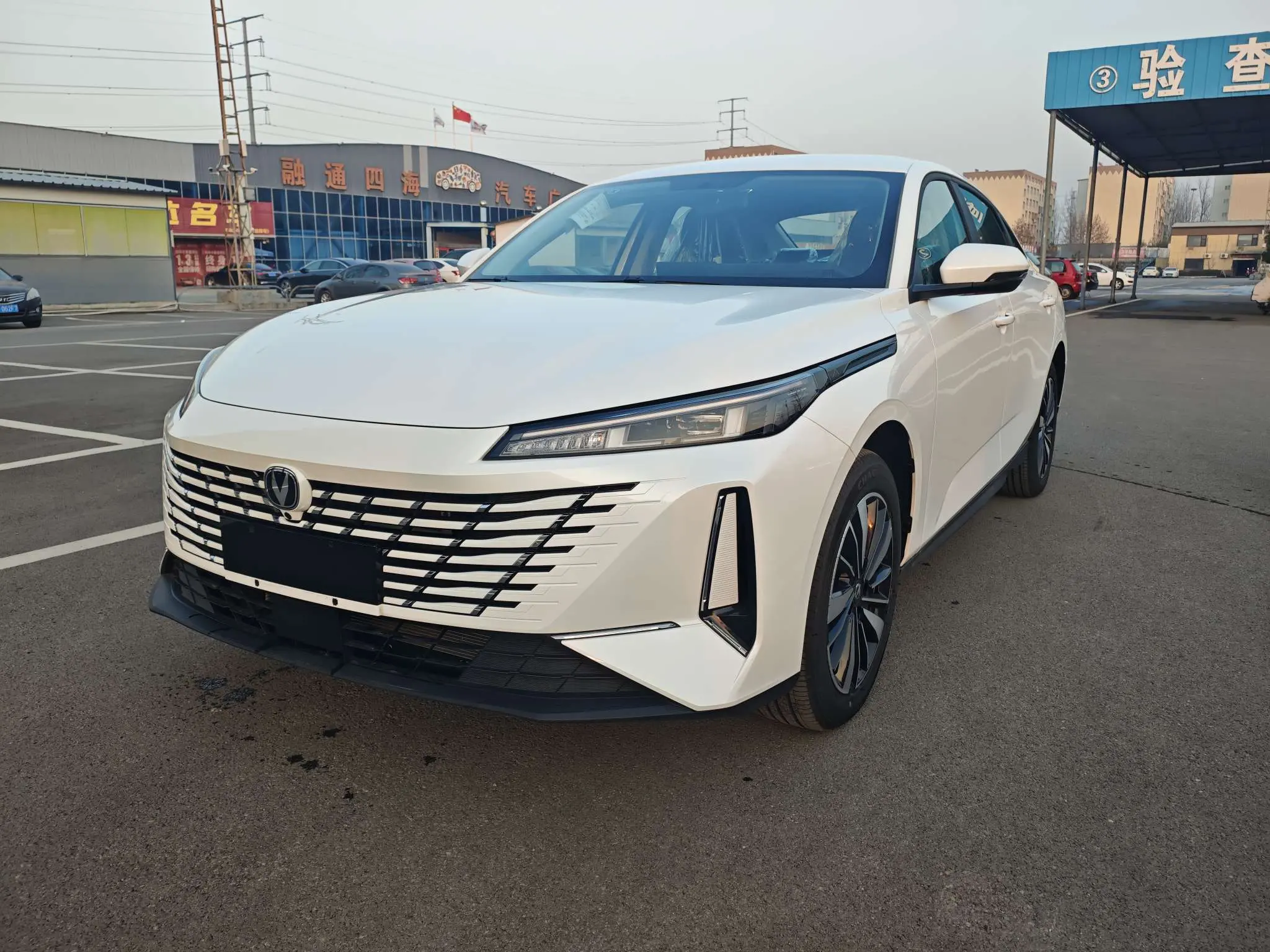 Changan Eado PHEV  из Китая