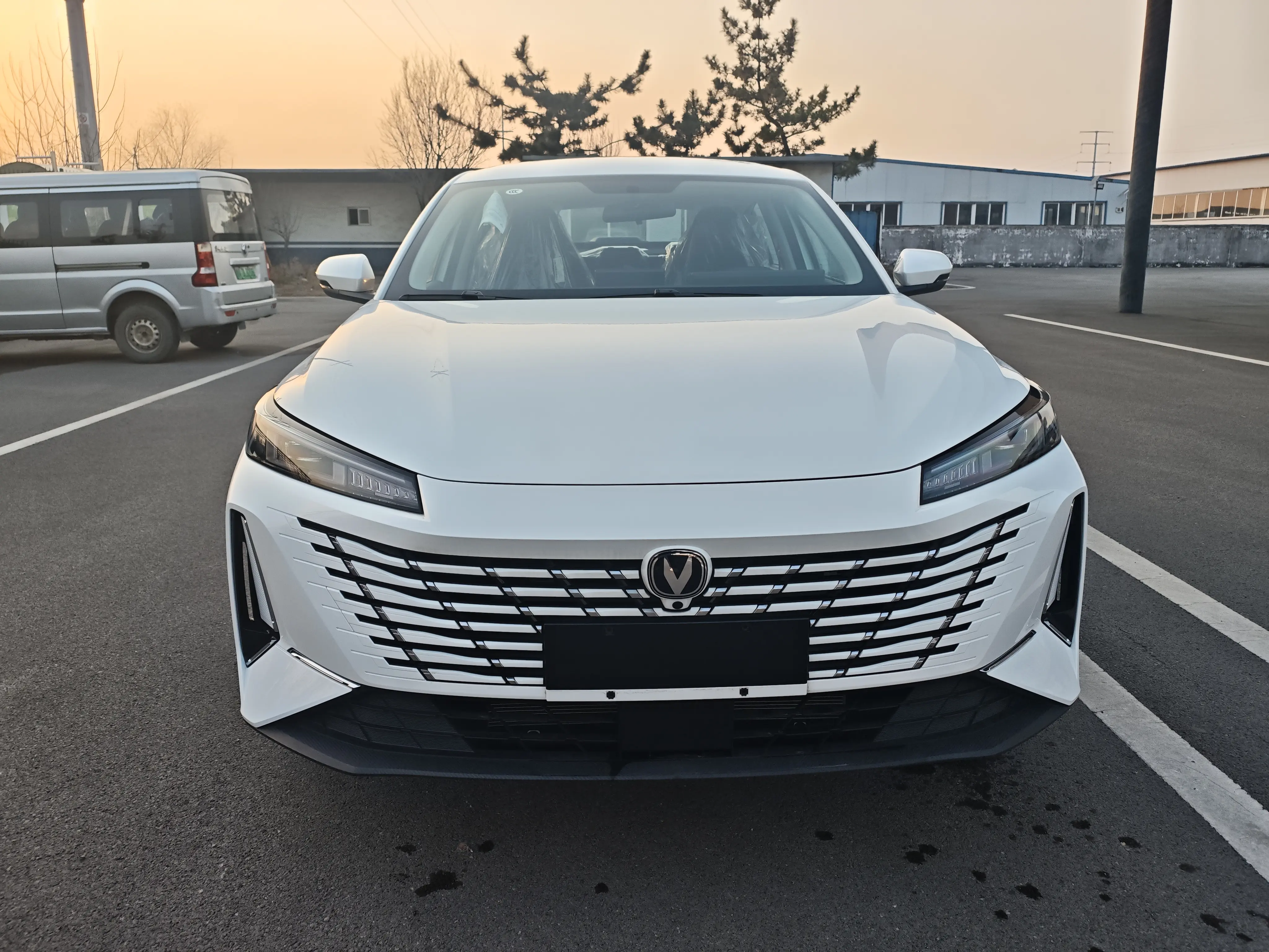 Changan Eado PHEV  из Китая