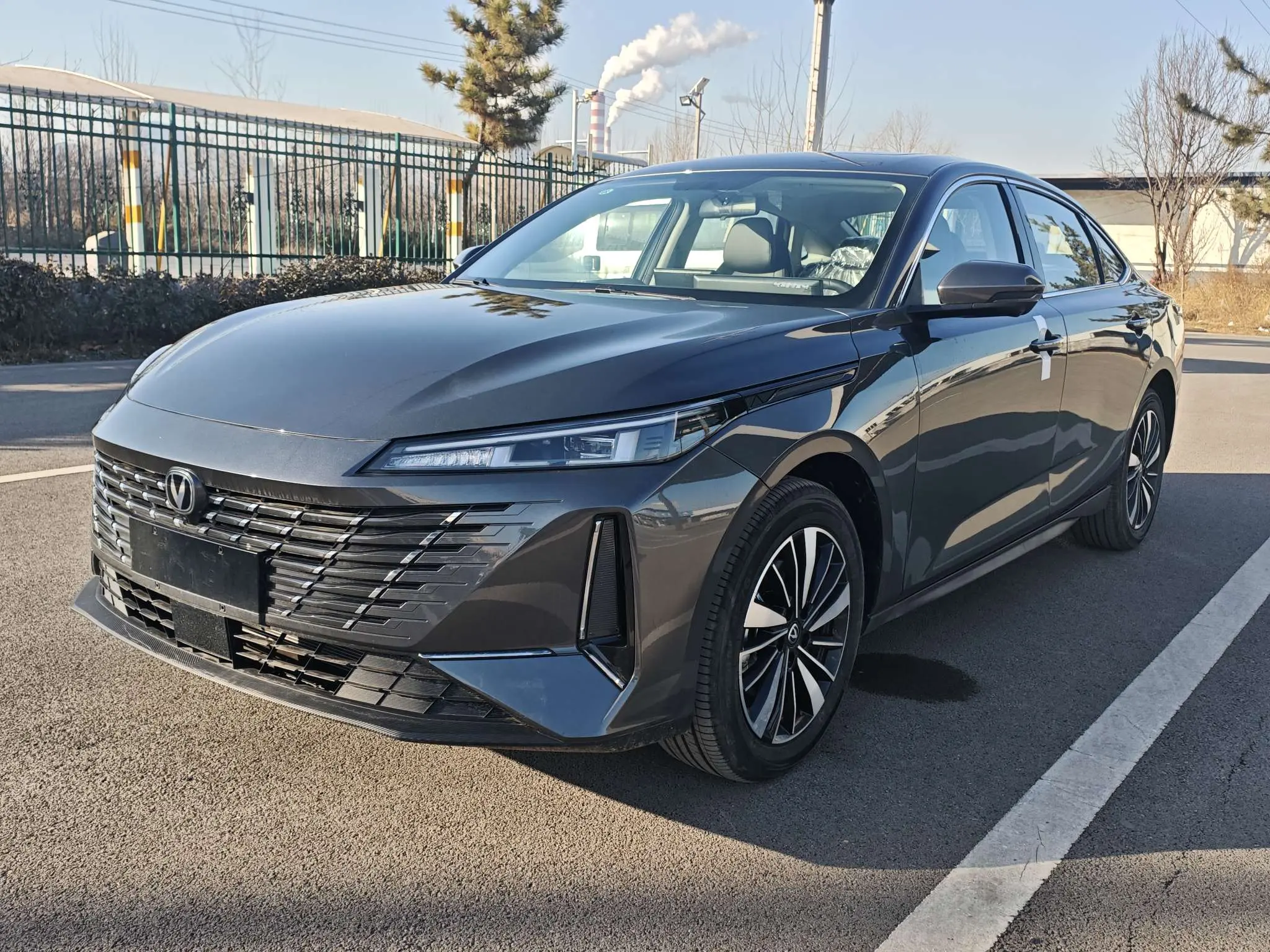 Changan Eado PHEV  из Китая