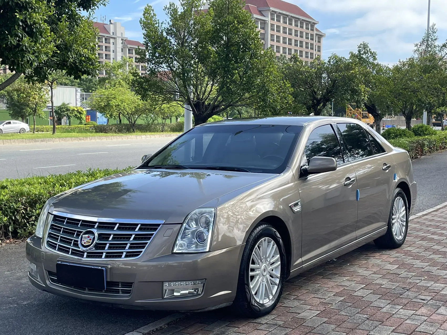 Cadillac SLS Saiwei  из Китая