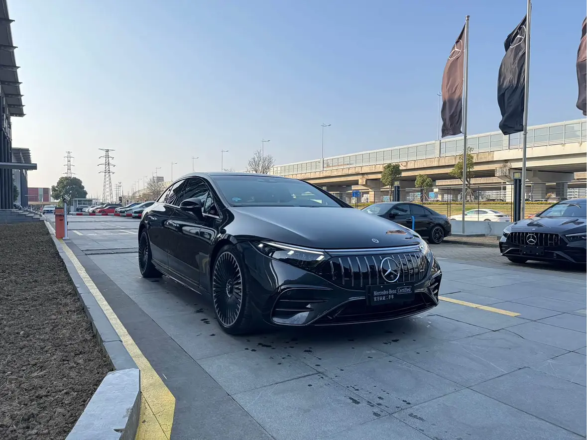 Mercedes-Benz EQS AMG  из Китая