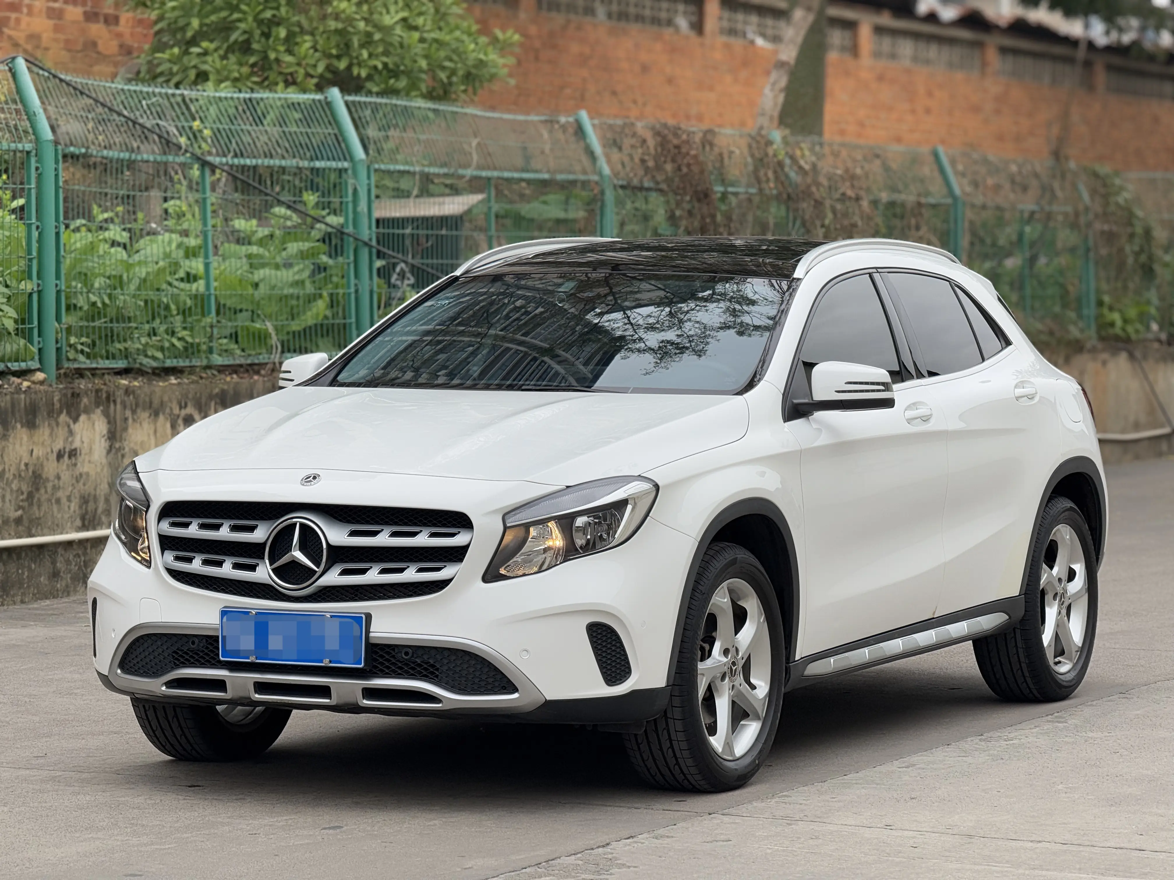 Mercedes-Benz GLA  из Китая
