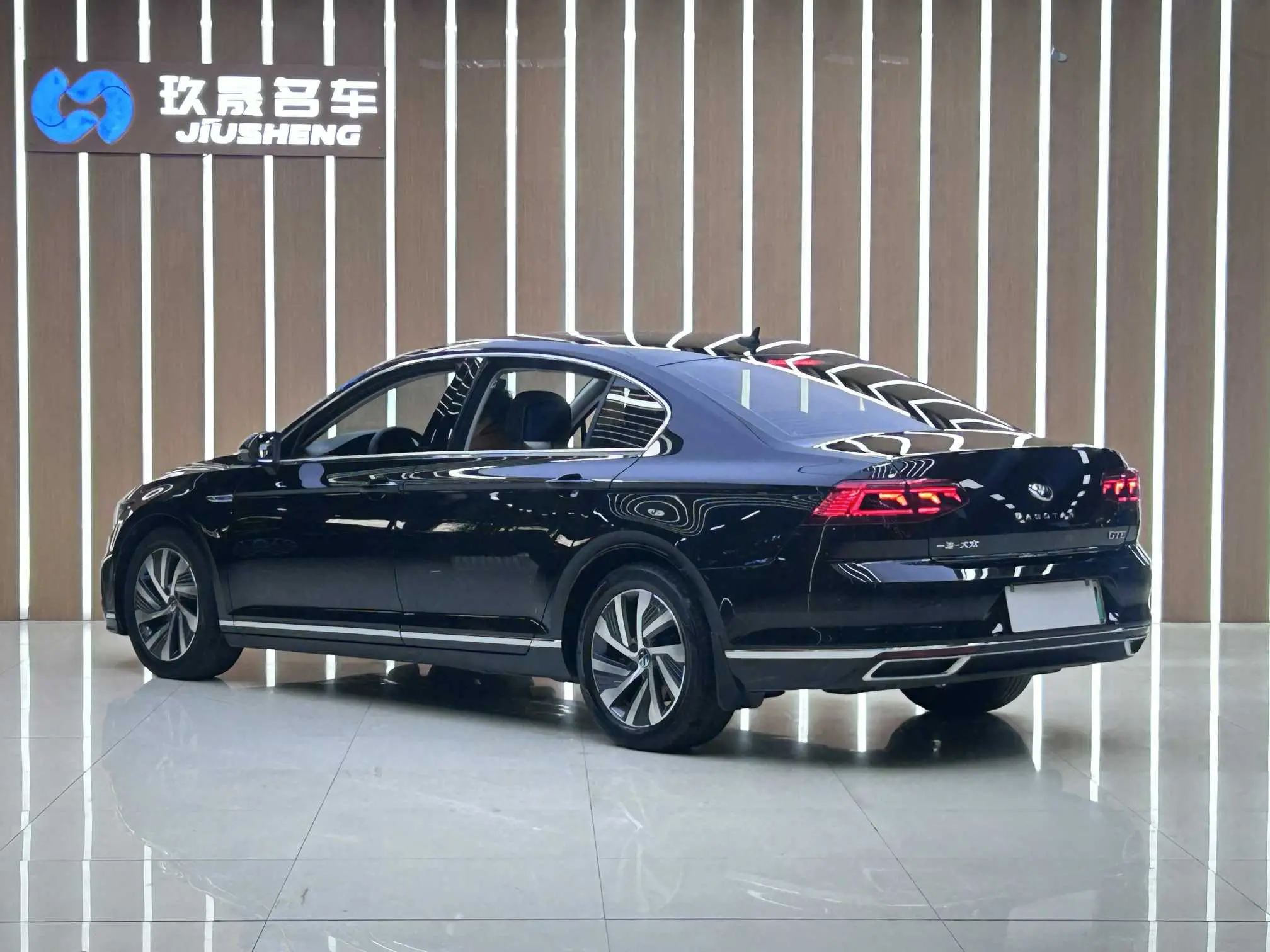 Volkswagen Magotan GTE  из Китая