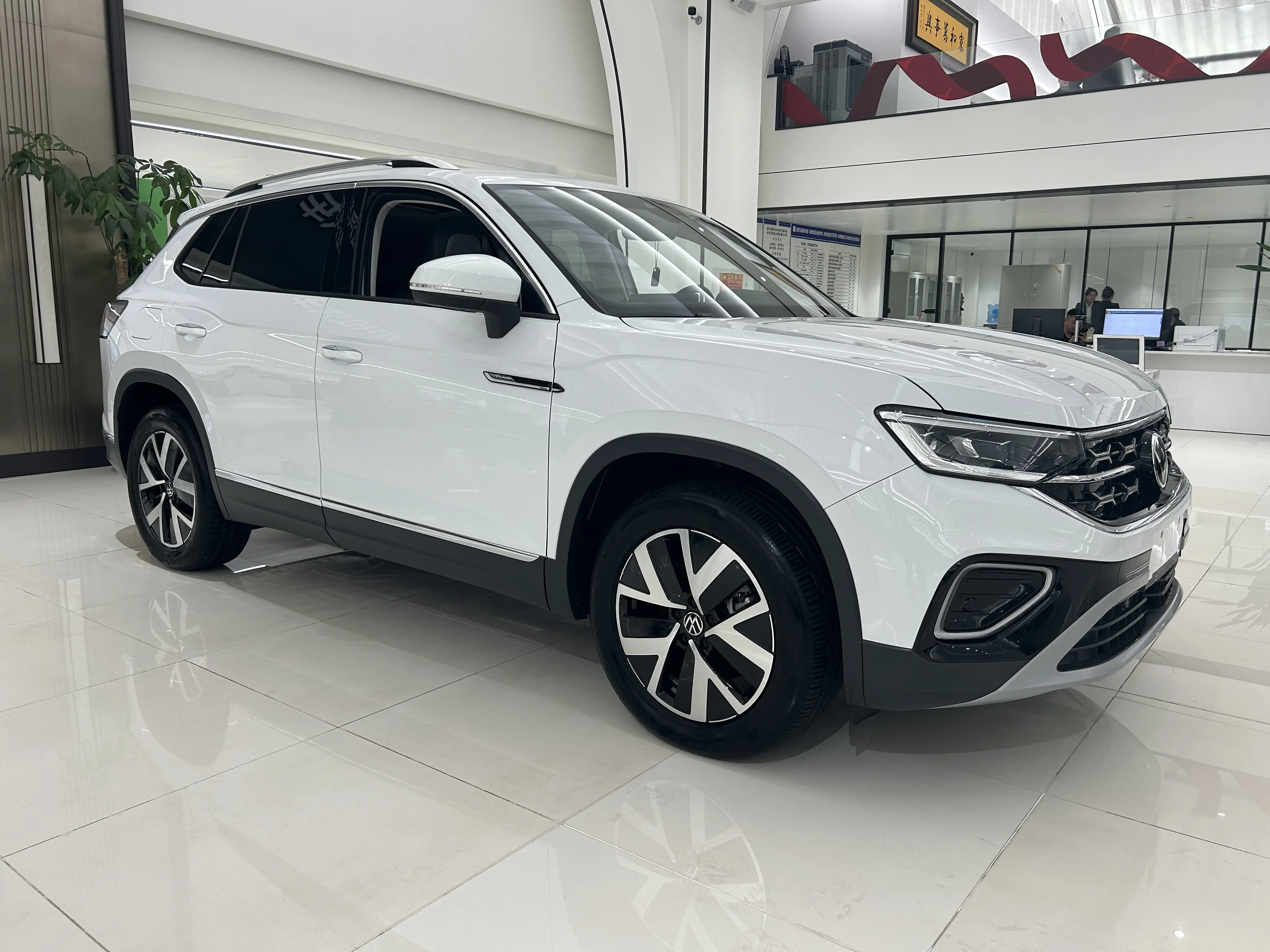 Volkswagen Tayron  из Китая