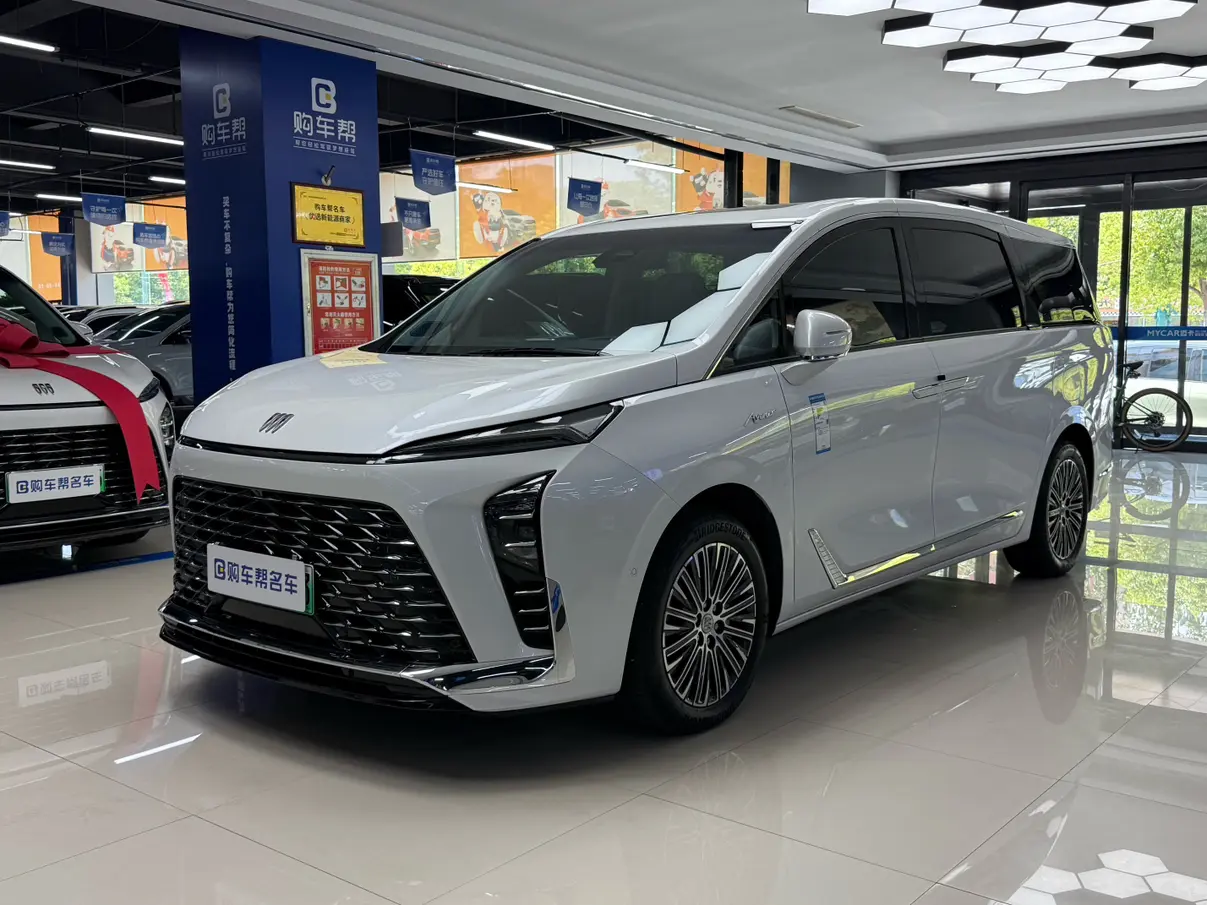 Buick GL8 PHEV  из Китая