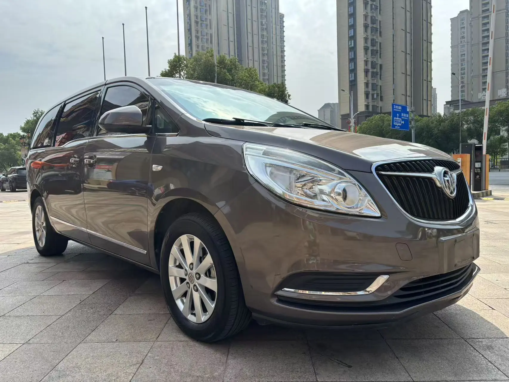 Buick GL8  из Китая