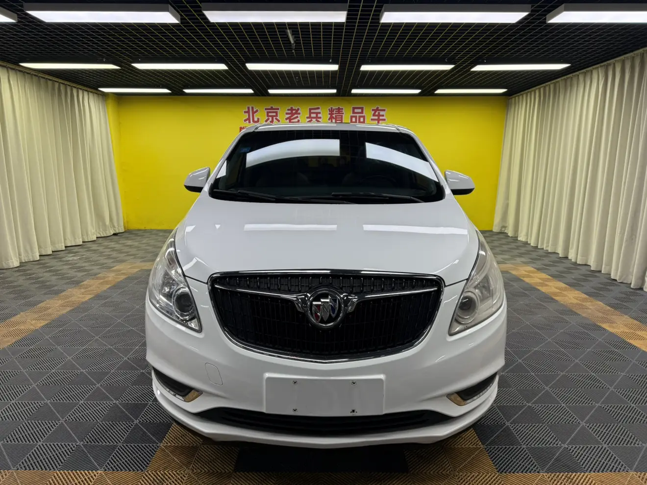 Buick GL8  из Китая