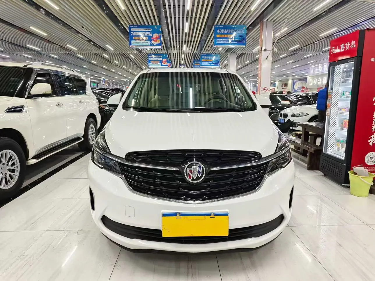 Buick GL8  из Китая