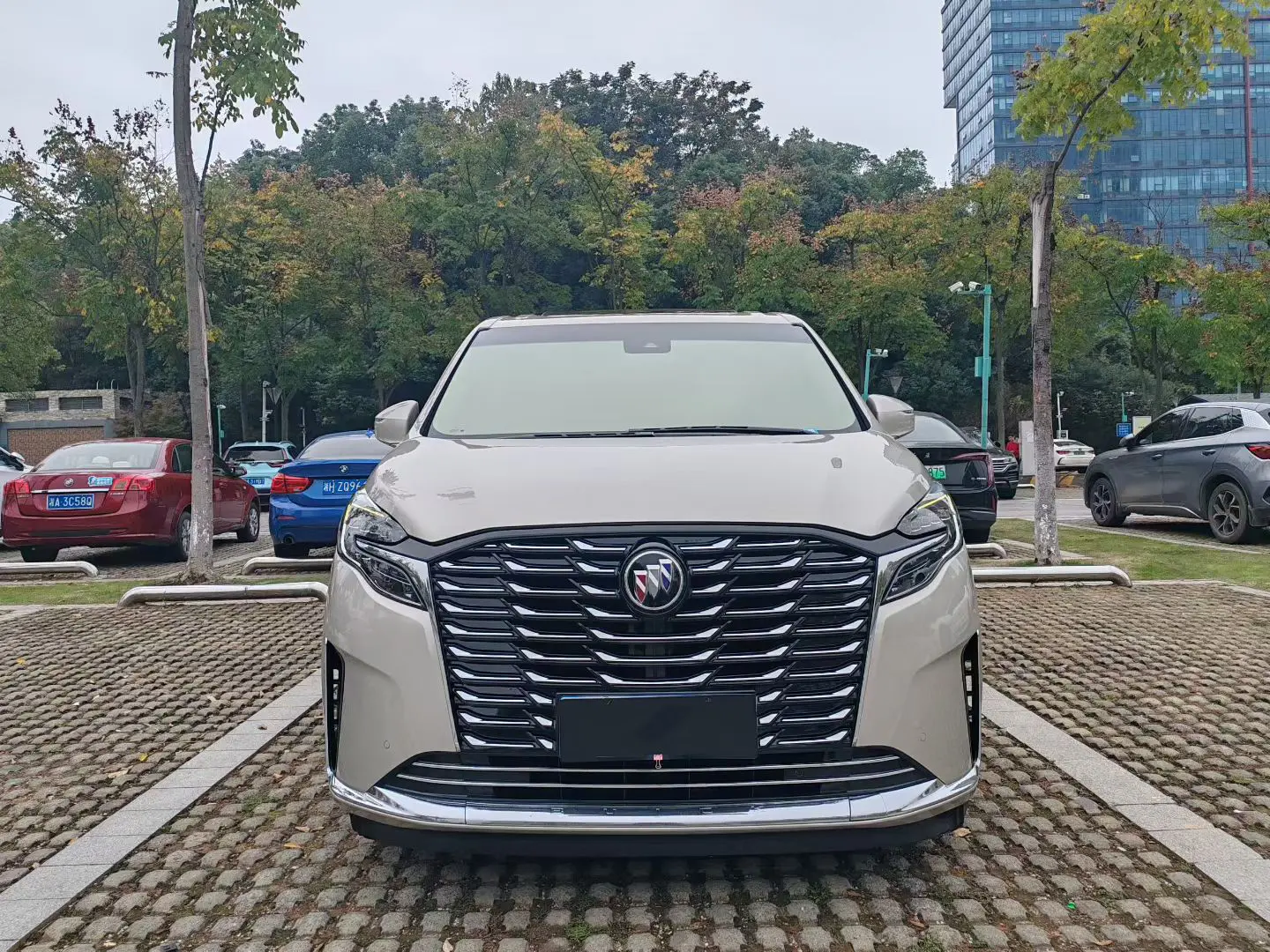 Buick GL8  из Китая