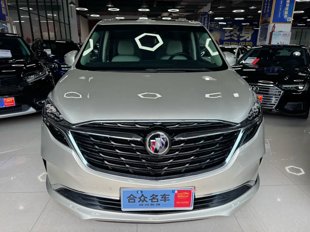 Buick GL8  из Китая