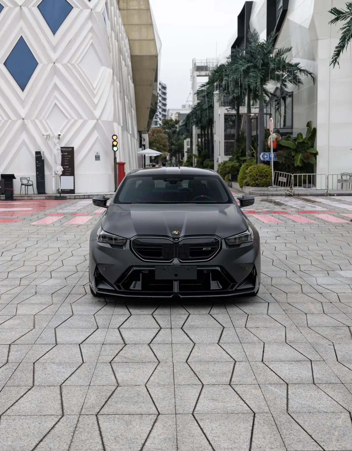 BMW M5 PHEV  из Китая