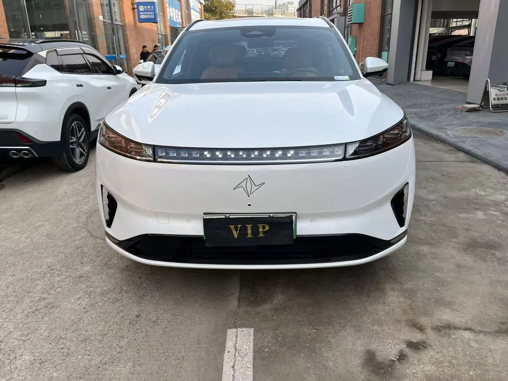 Dongfeng Eπ008  из Китая