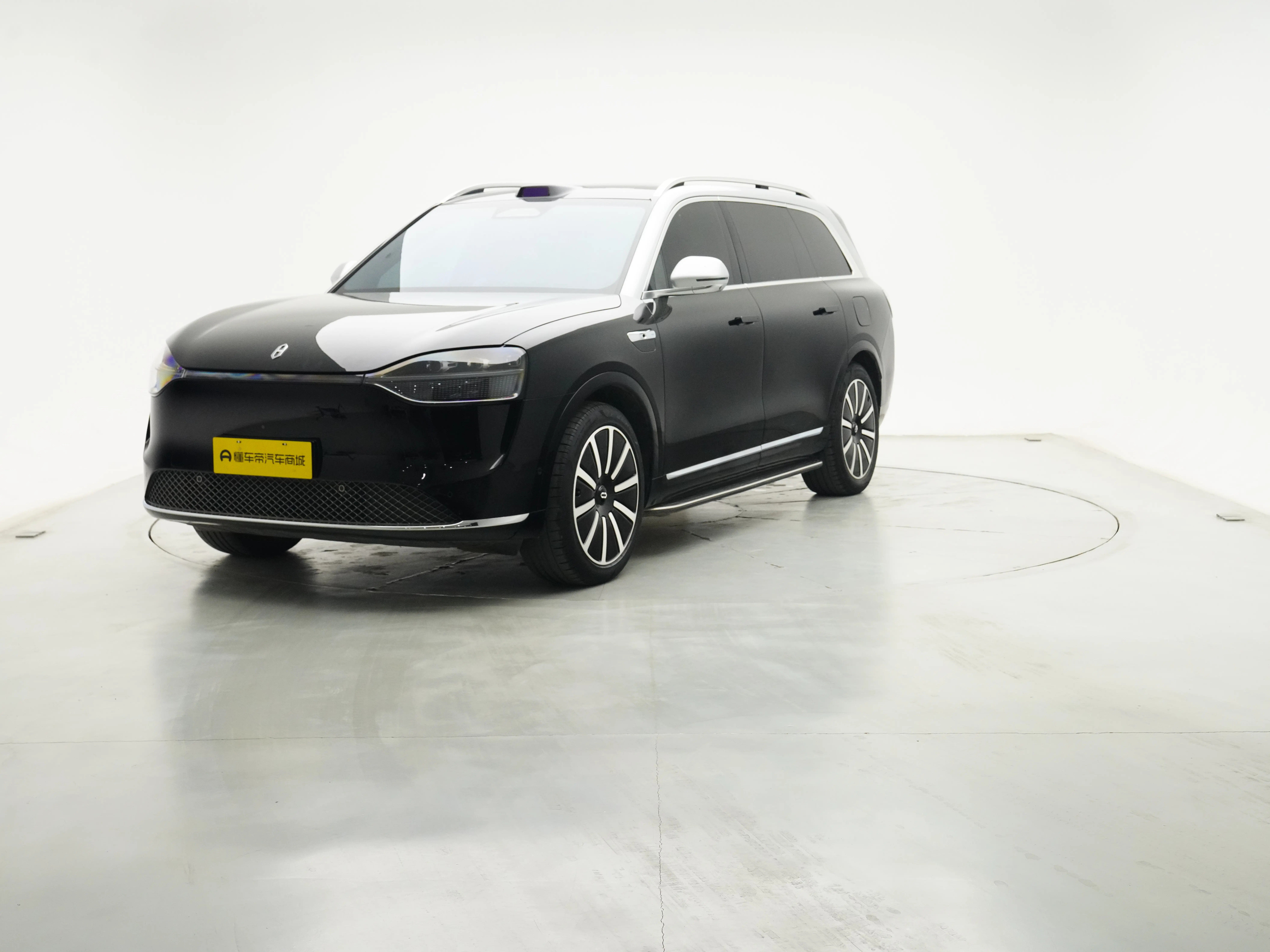 AITO M9 (Wenjie M9)  из Китая