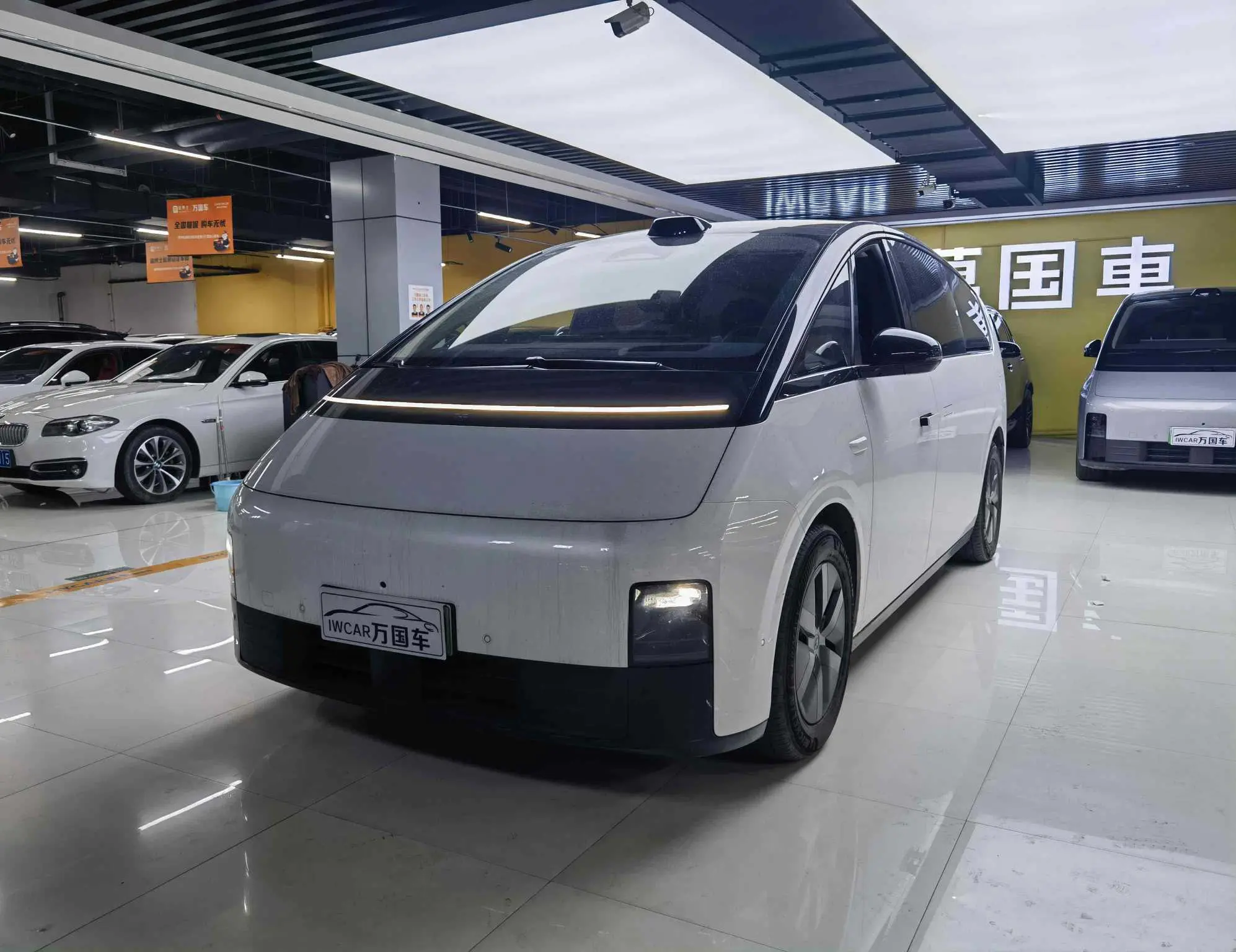 Li MEGA (Ideal MEGA)  из Китая