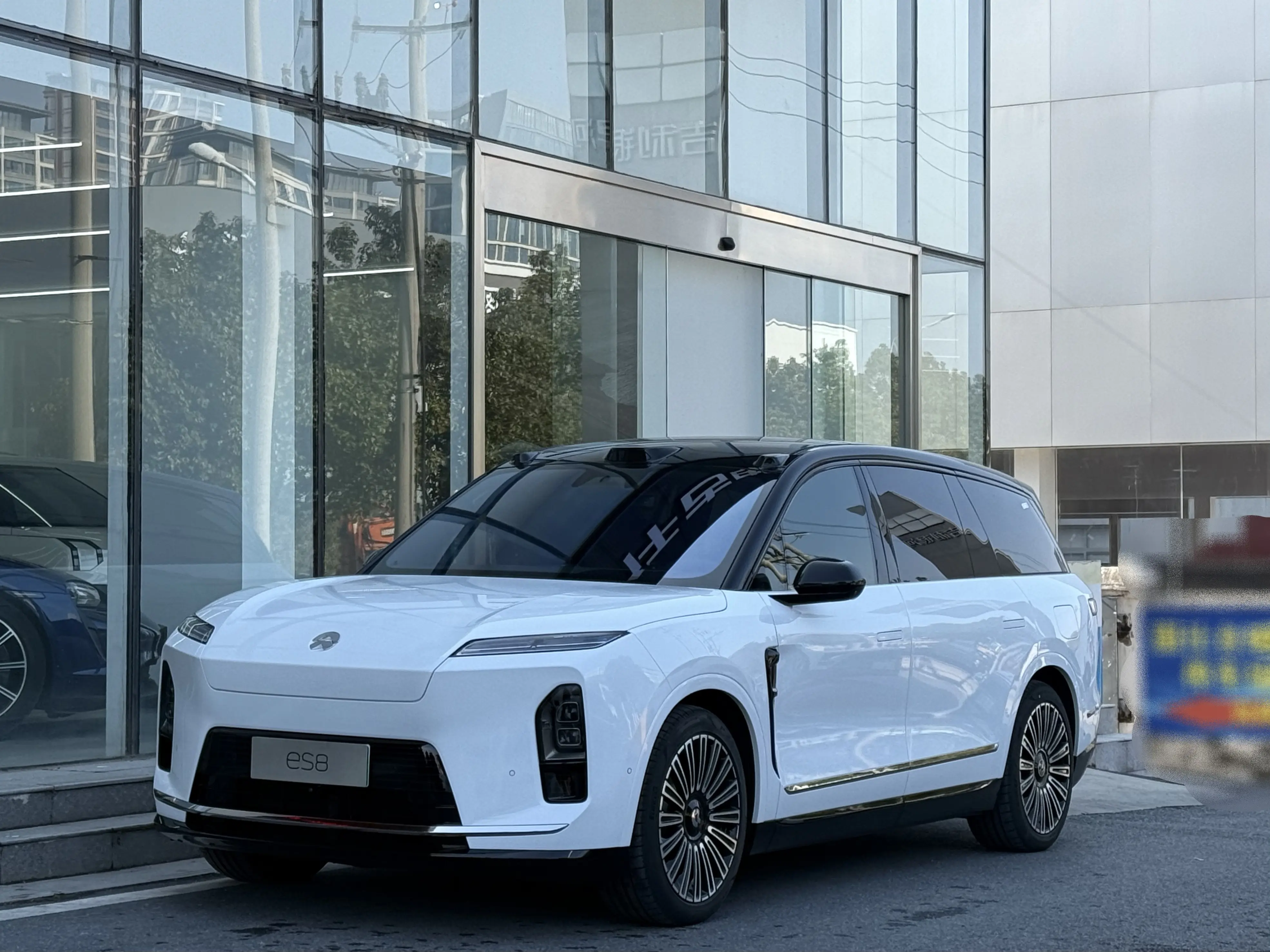 NIO ES8  из Китая