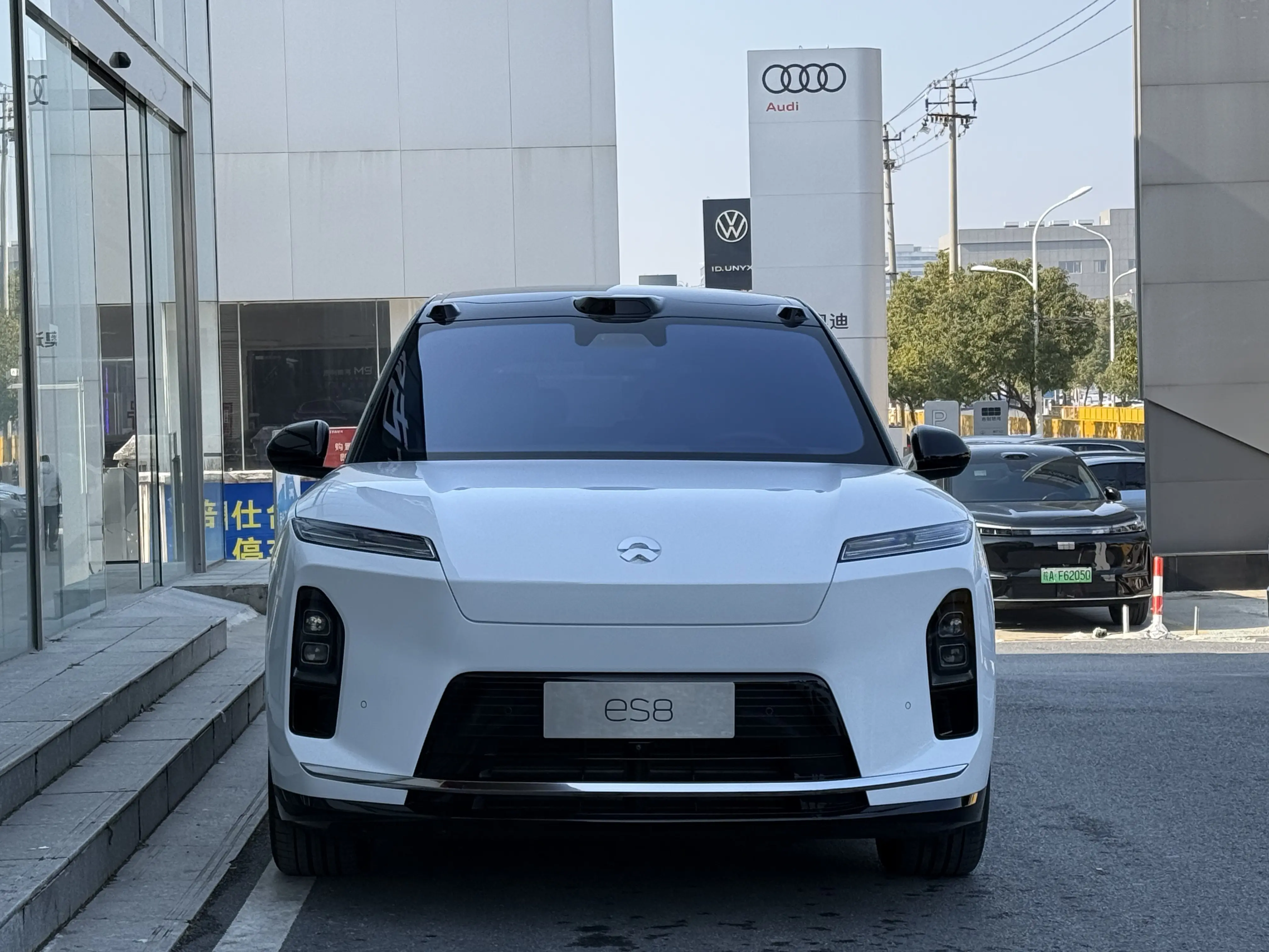 NIO ES8  из Китая