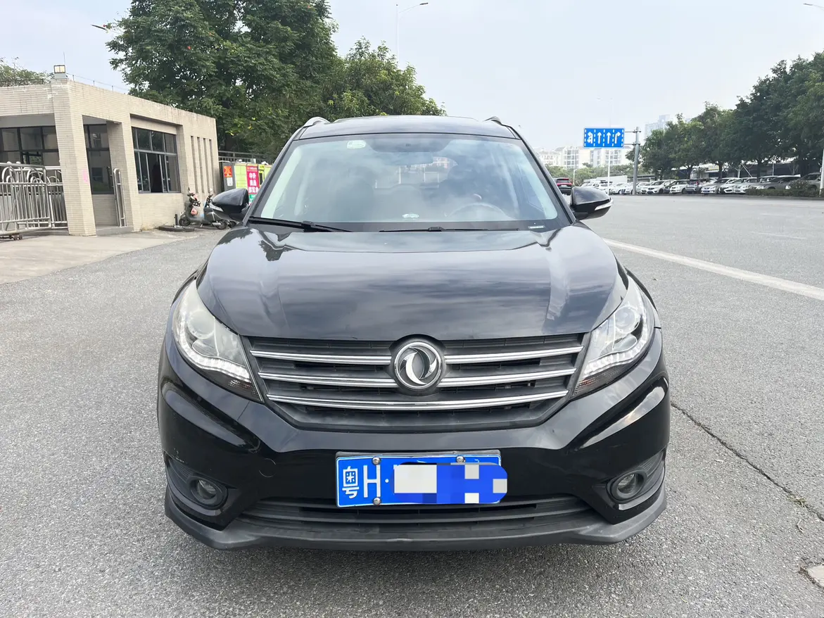 Dongfeng Fengon 580  из Китая