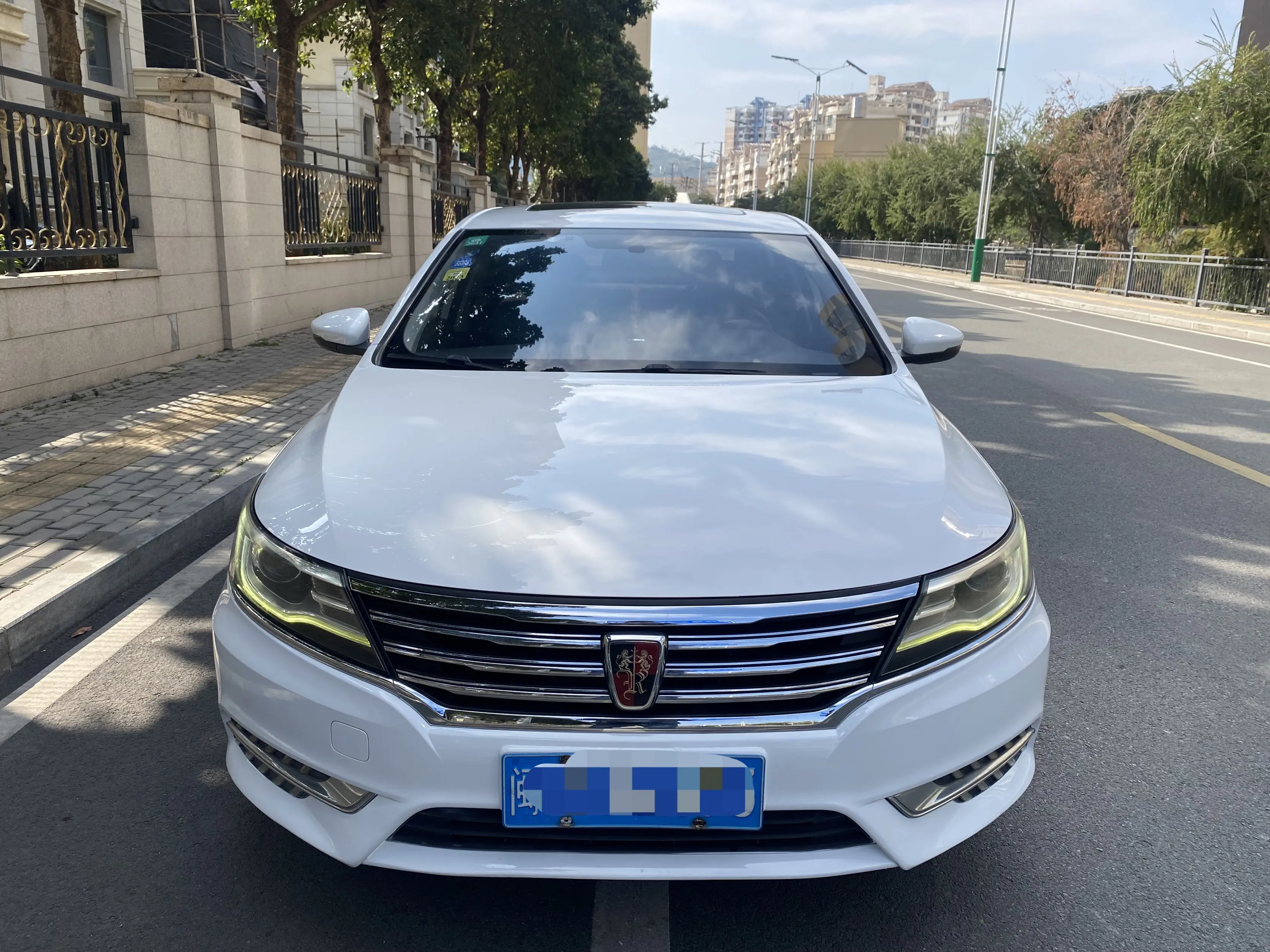 Roewe i6  из Китая