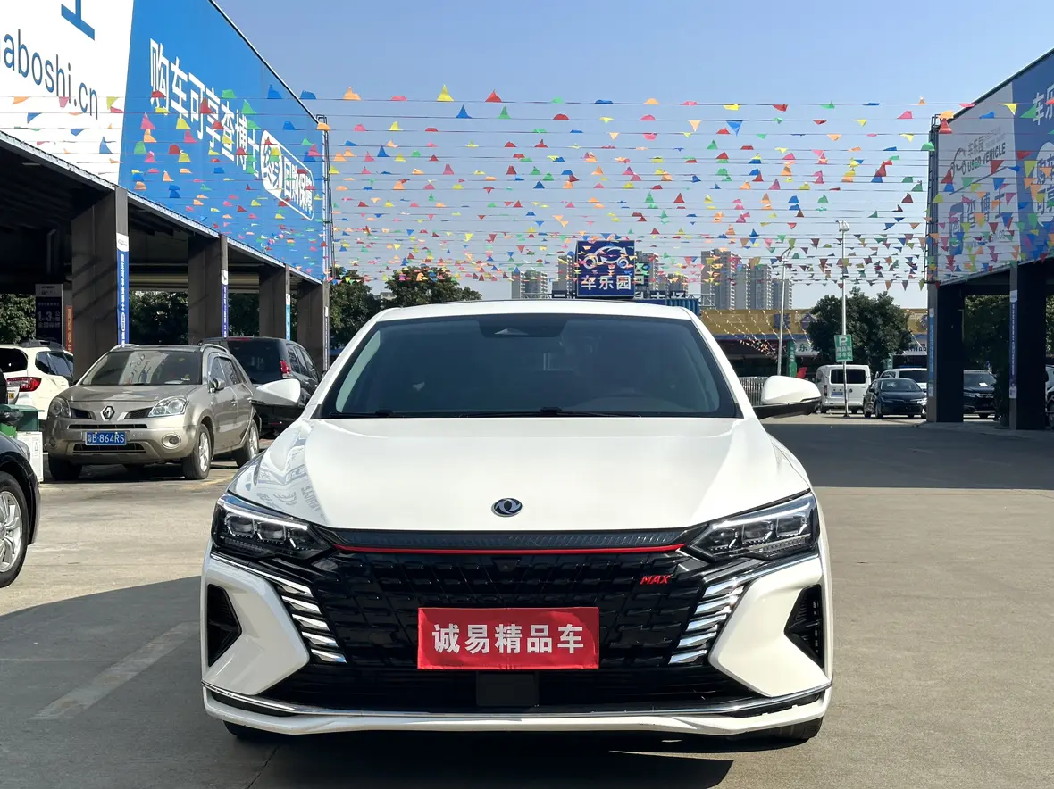 Dongfeng Yixuan MAX  из Китая