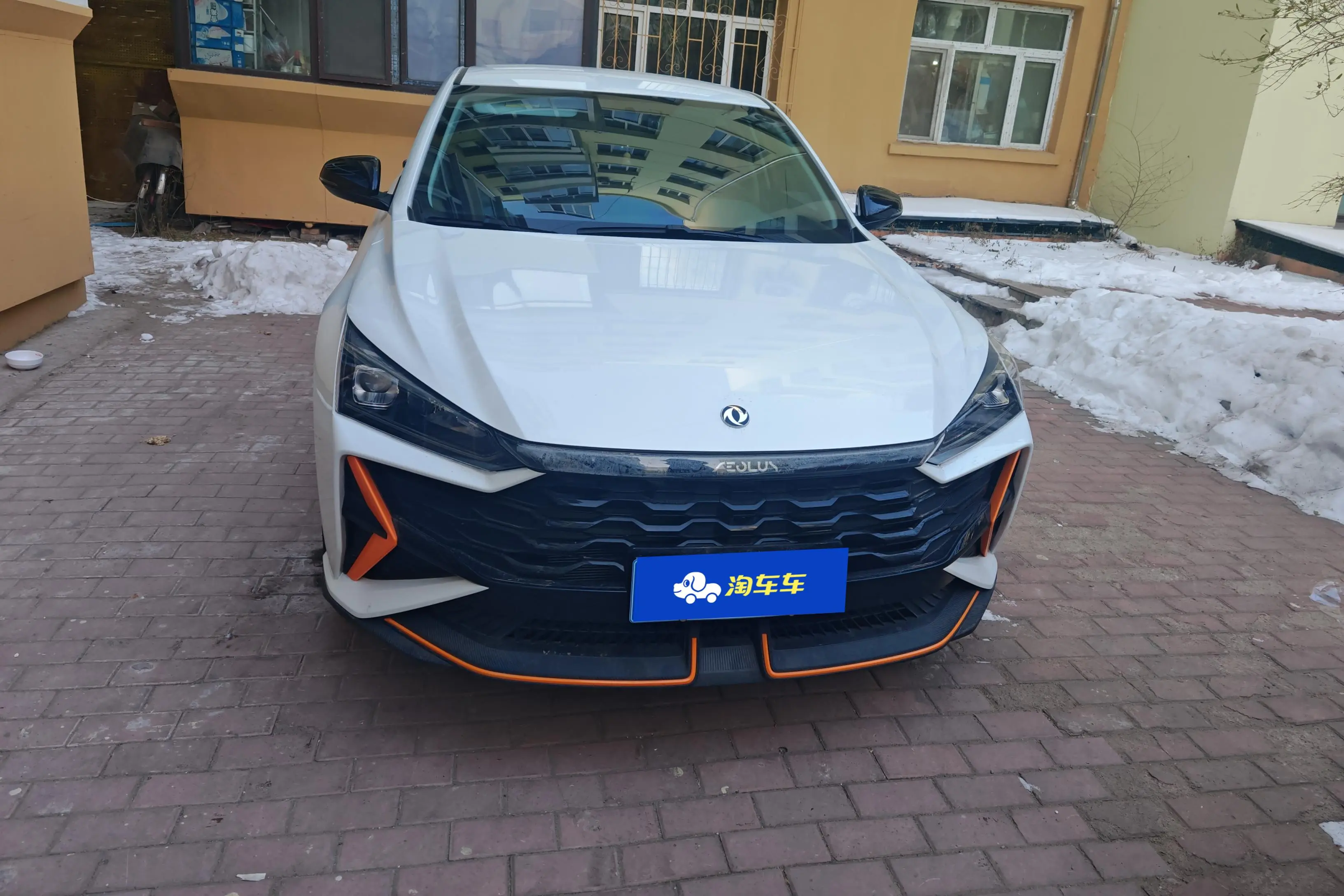 Dongfeng Yixuan  из Китая