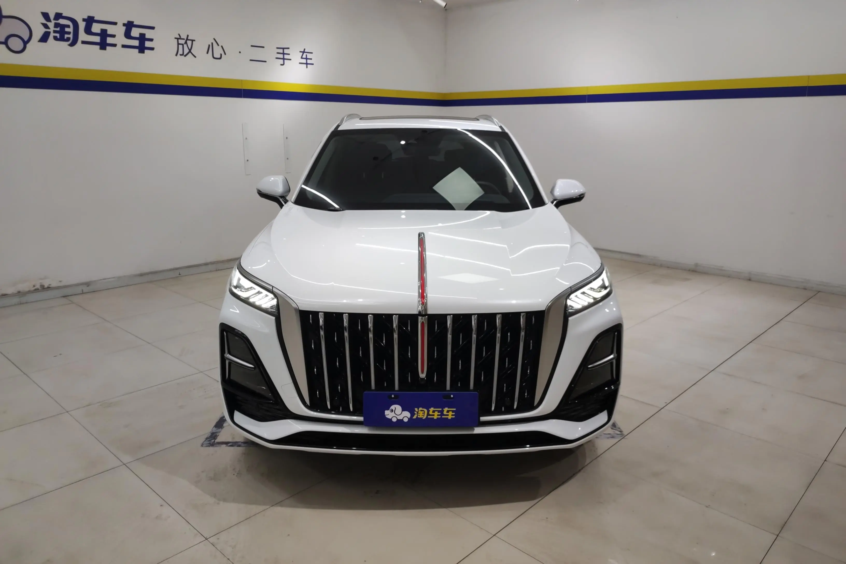 Hongqi HS5  из Китая