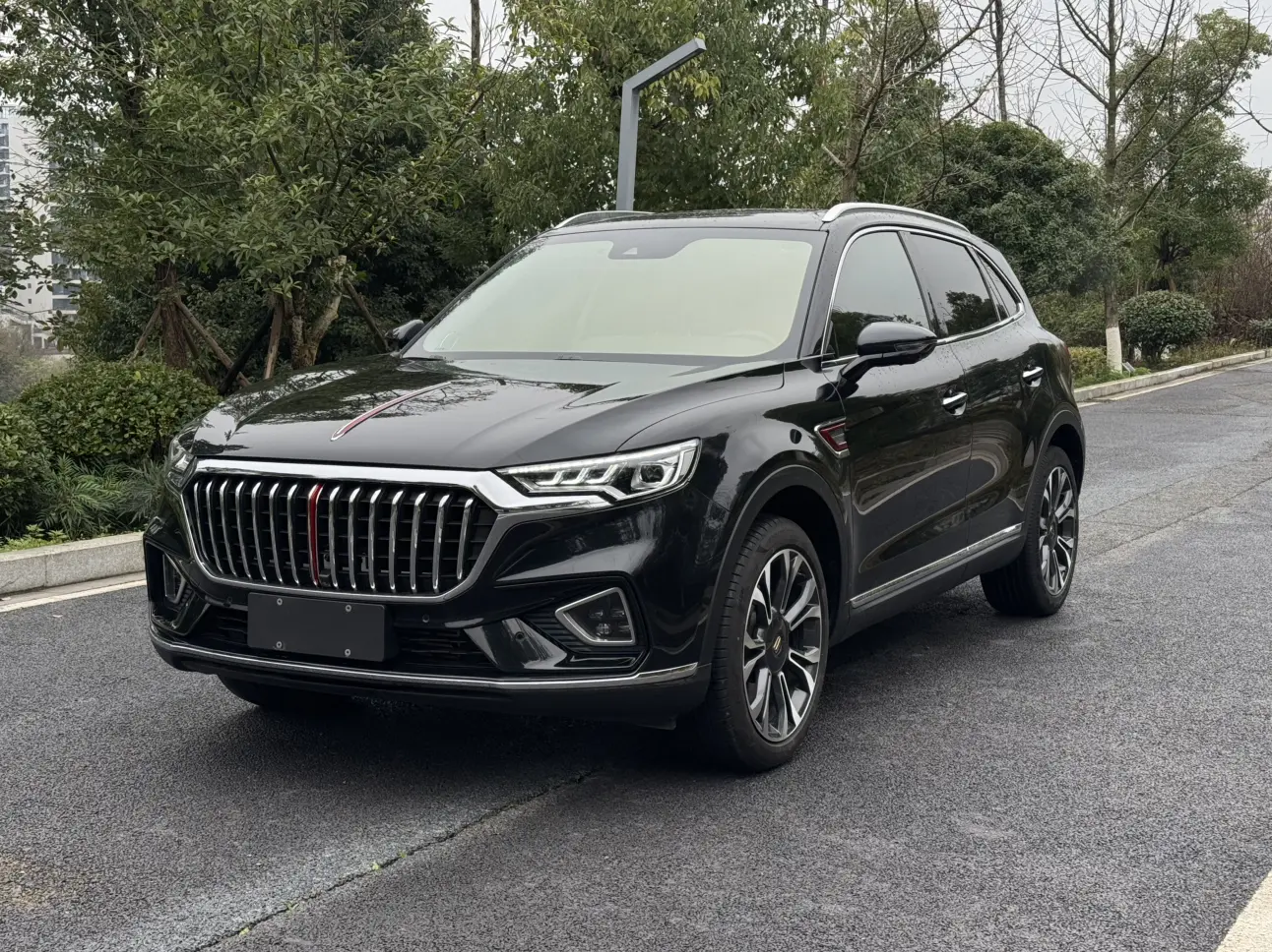 Hongqi HS5  из Китая