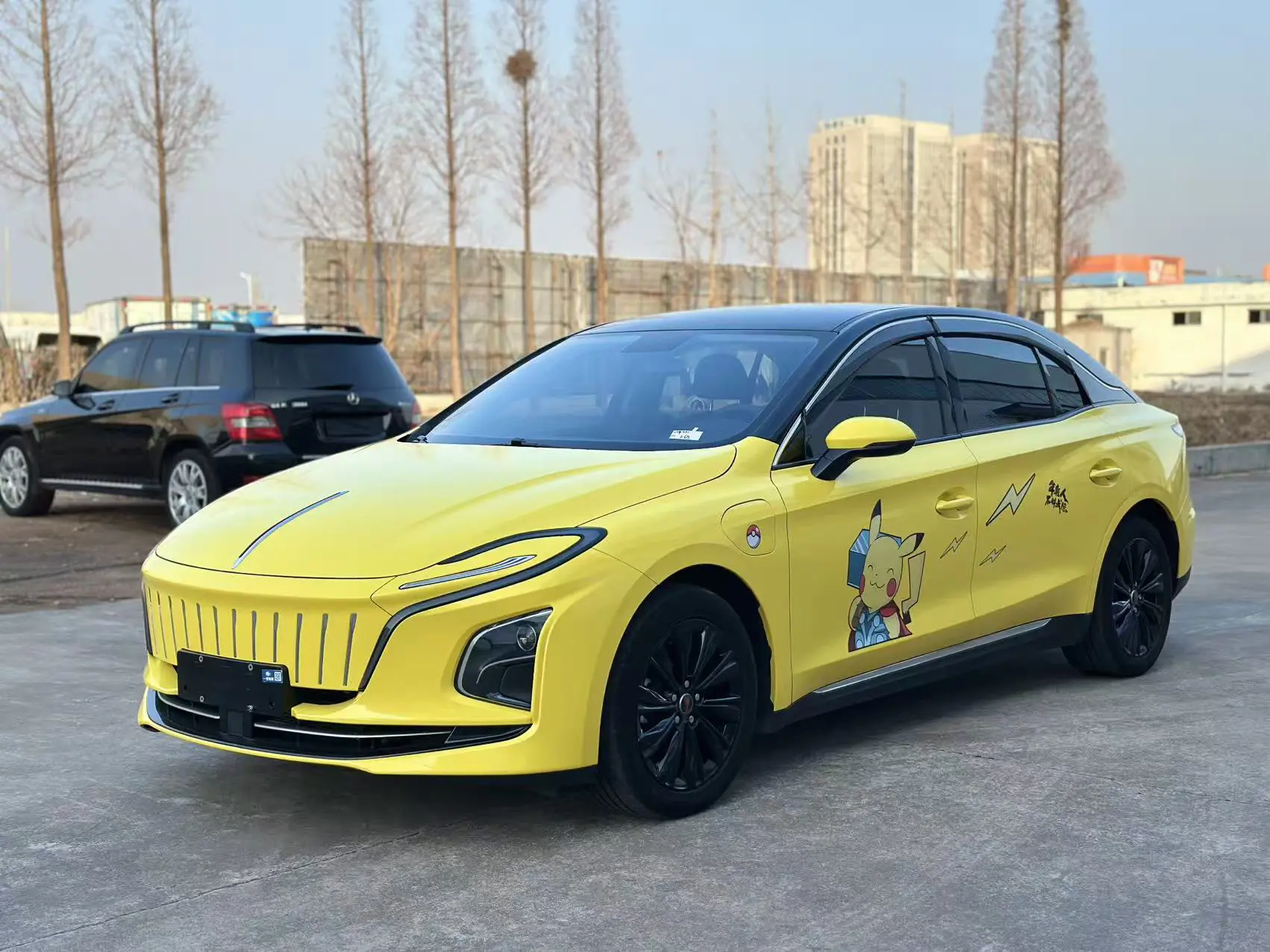 Hongqi E-QM5  из Китая