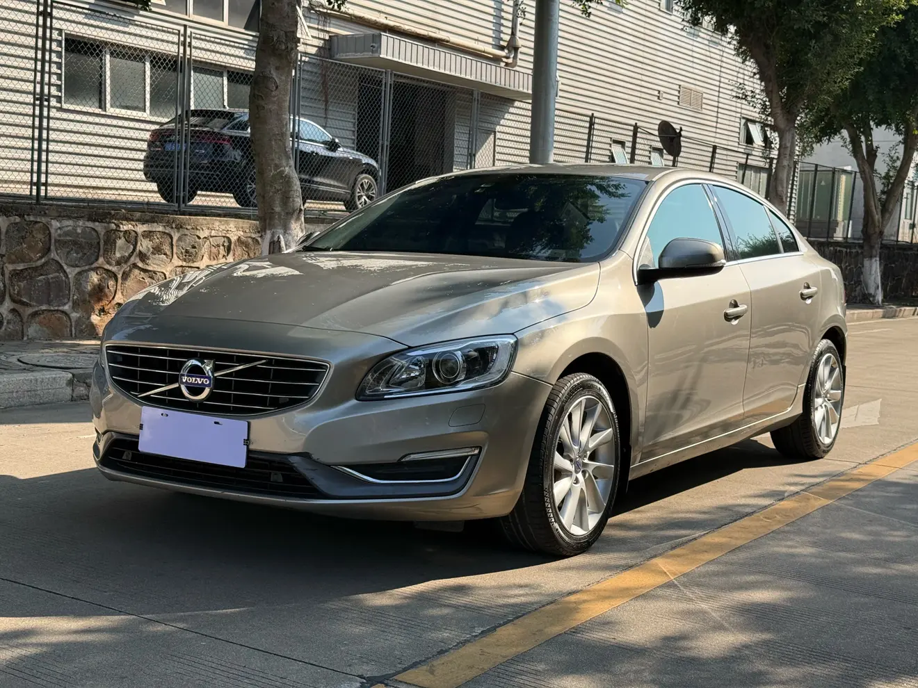 Volvo S60  из Китая