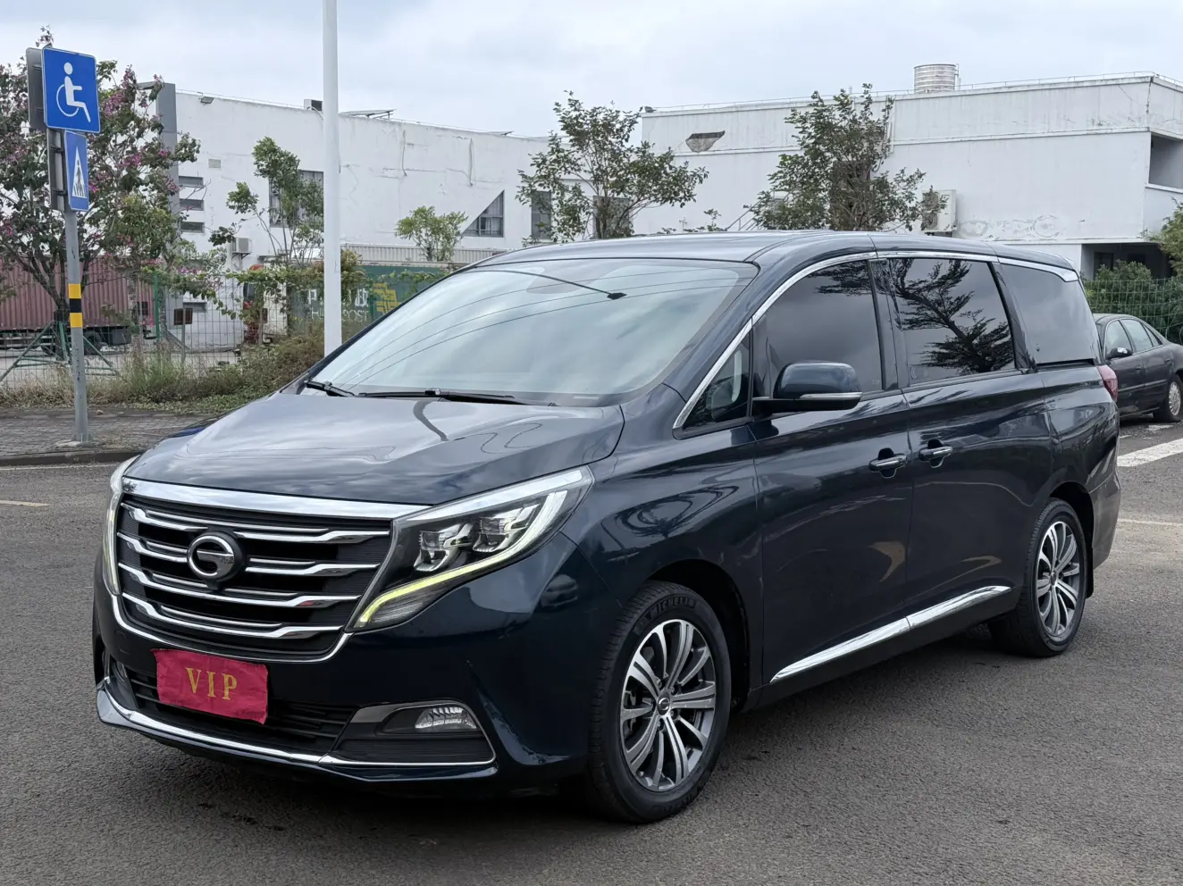 GAC Trumpchi M8  из Китая