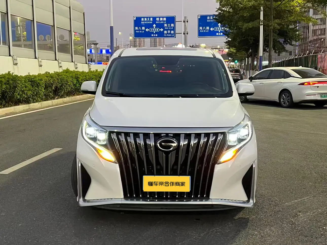 GAC Trumpchi M8  из Китая