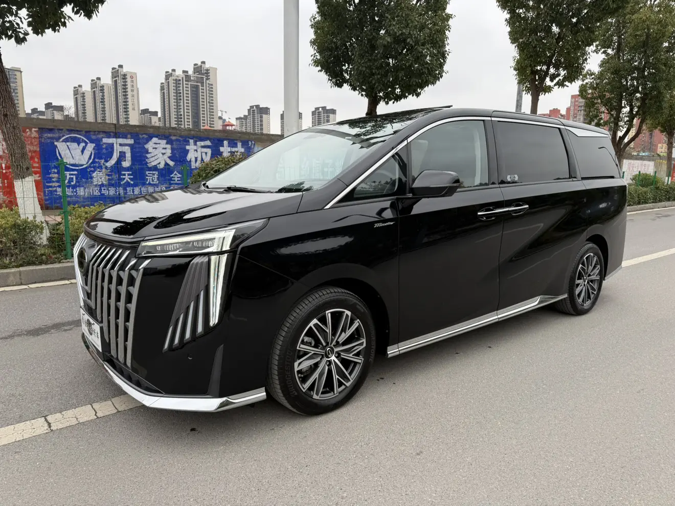 GAC Trumpchi M8  из Китая