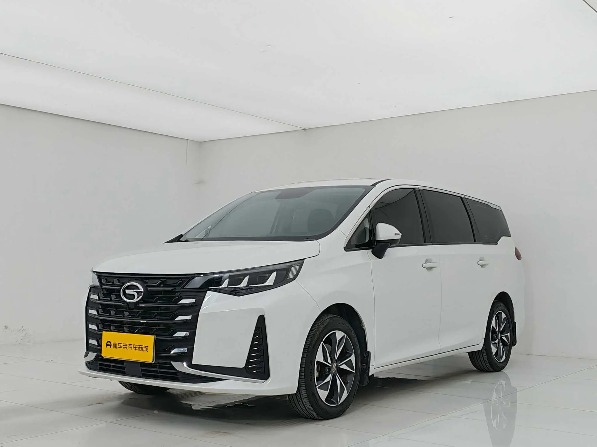 GAC Trumpchi M6  из Китая