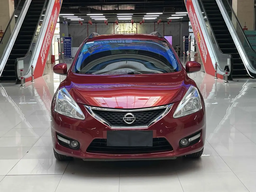 Nissan Tiida  из Китая