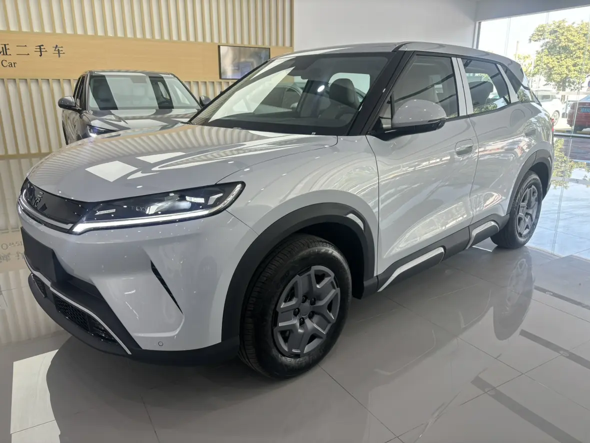 BYD Yuan UP  из Китая